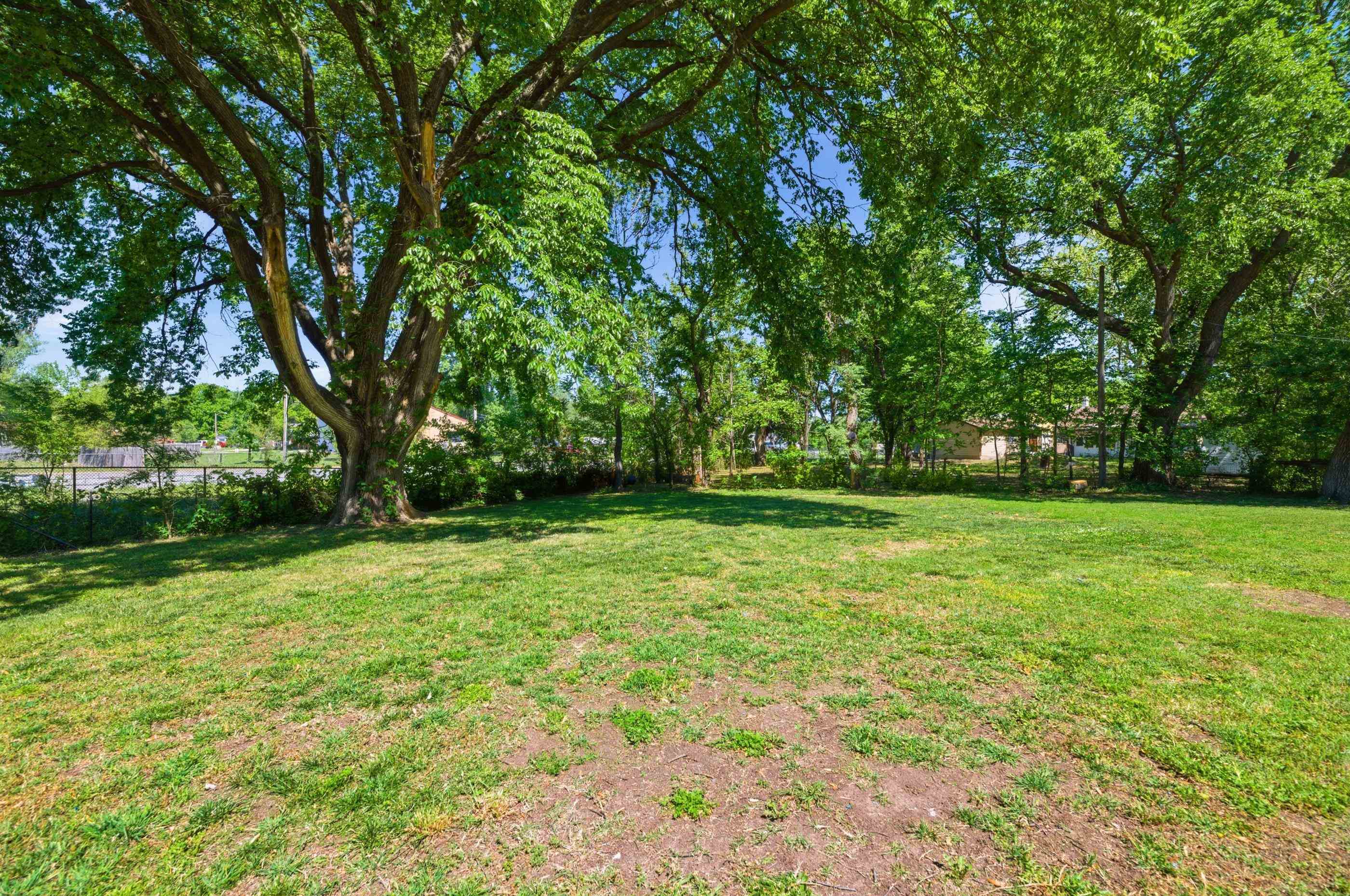 803 S Bleckley Wichita KS 67218