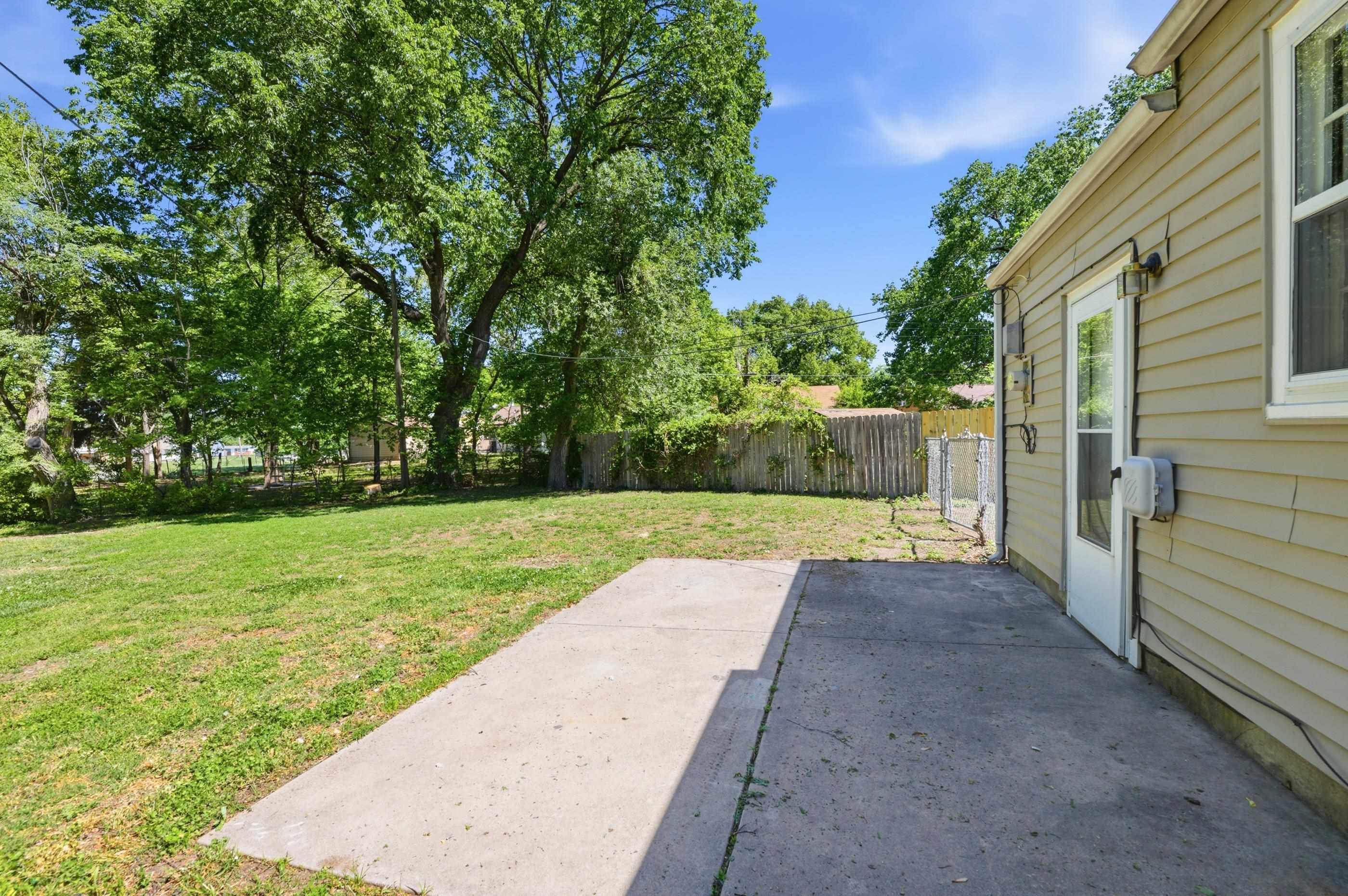 803 S Bleckley Wichita KS 67218