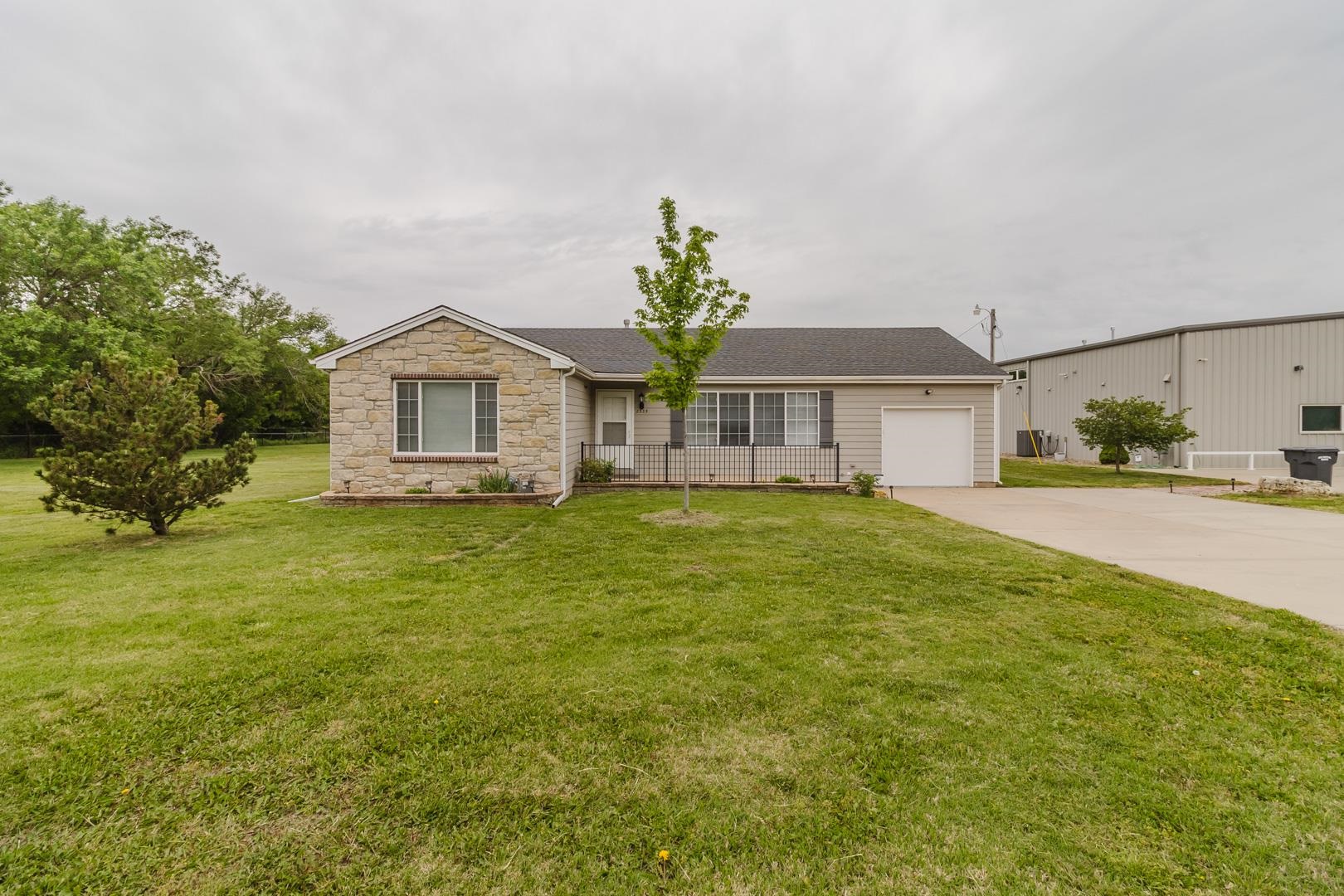 2335 S Crest Wichita KS 67207