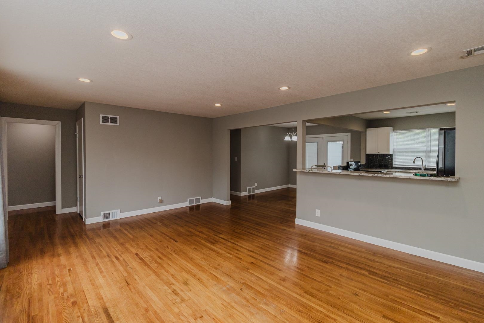 2335 S Crest Wichita KS 67207