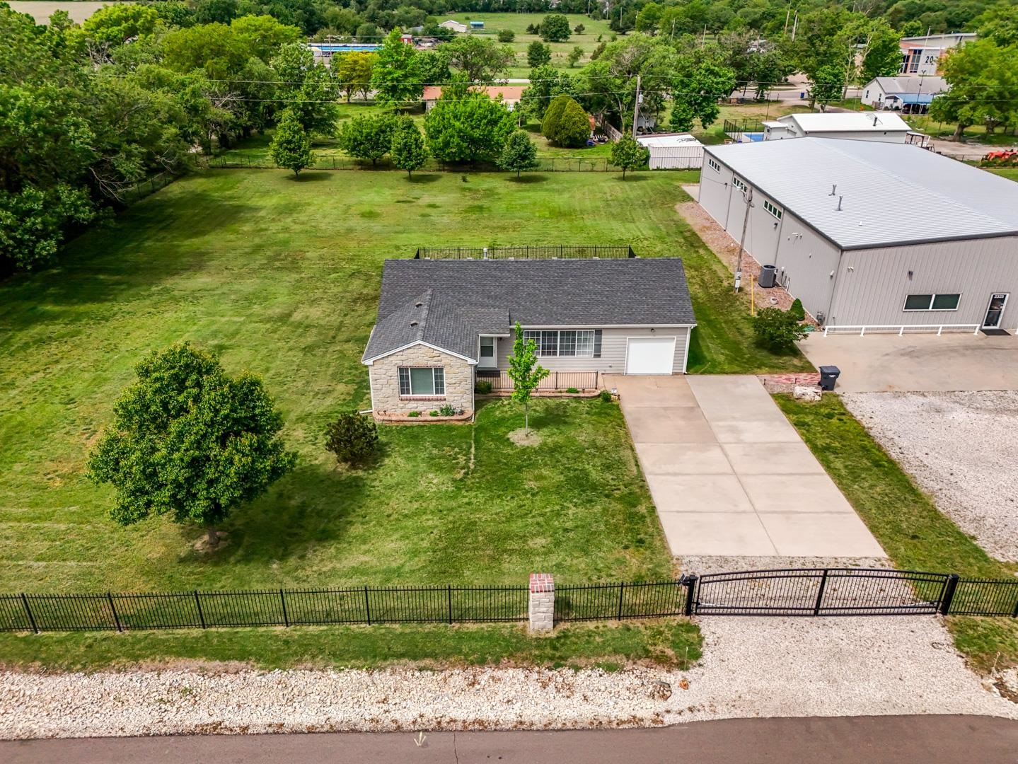 2335 S Crest Wichita KS 67207