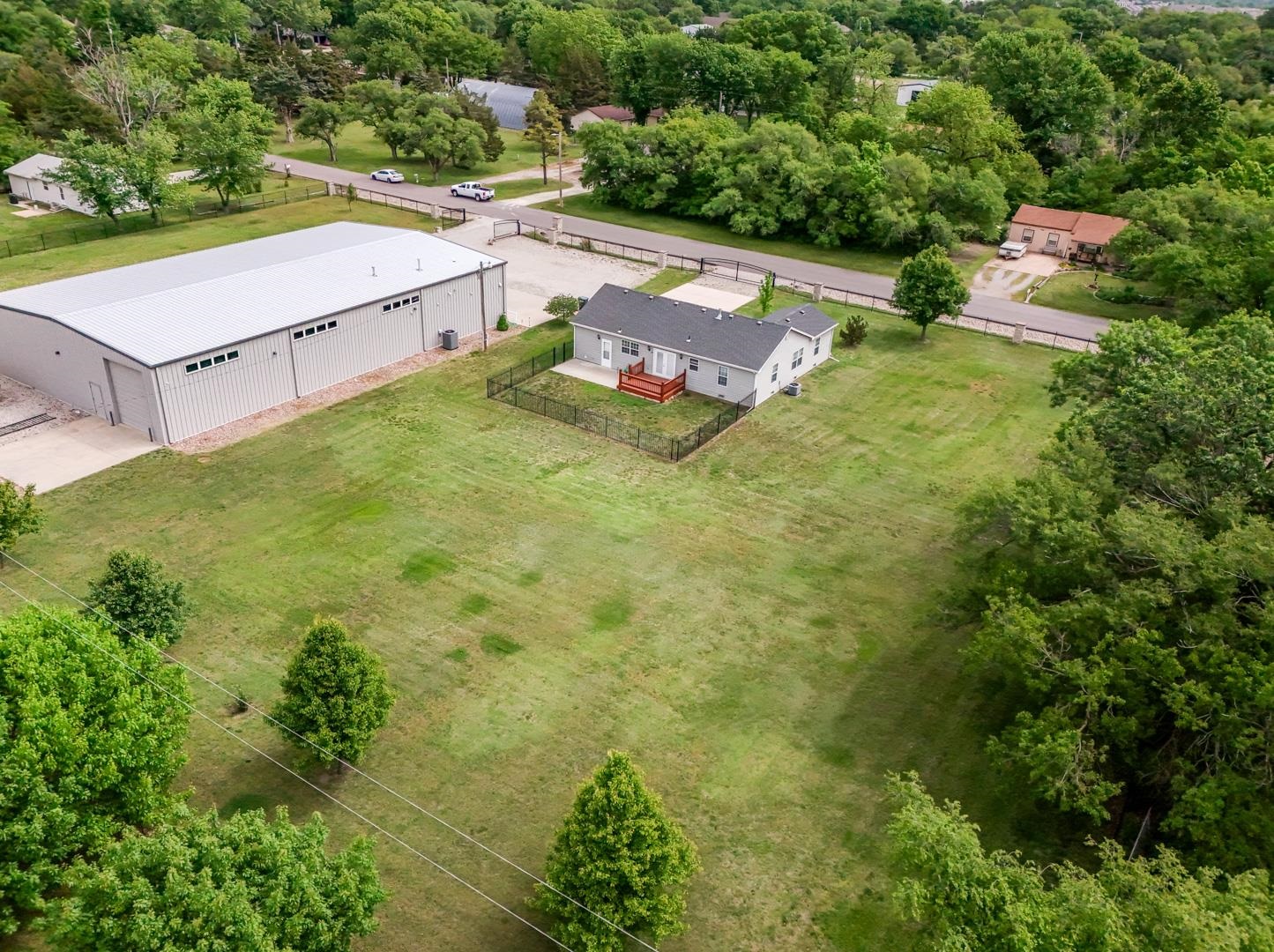 2335 S Crest Wichita KS 67207