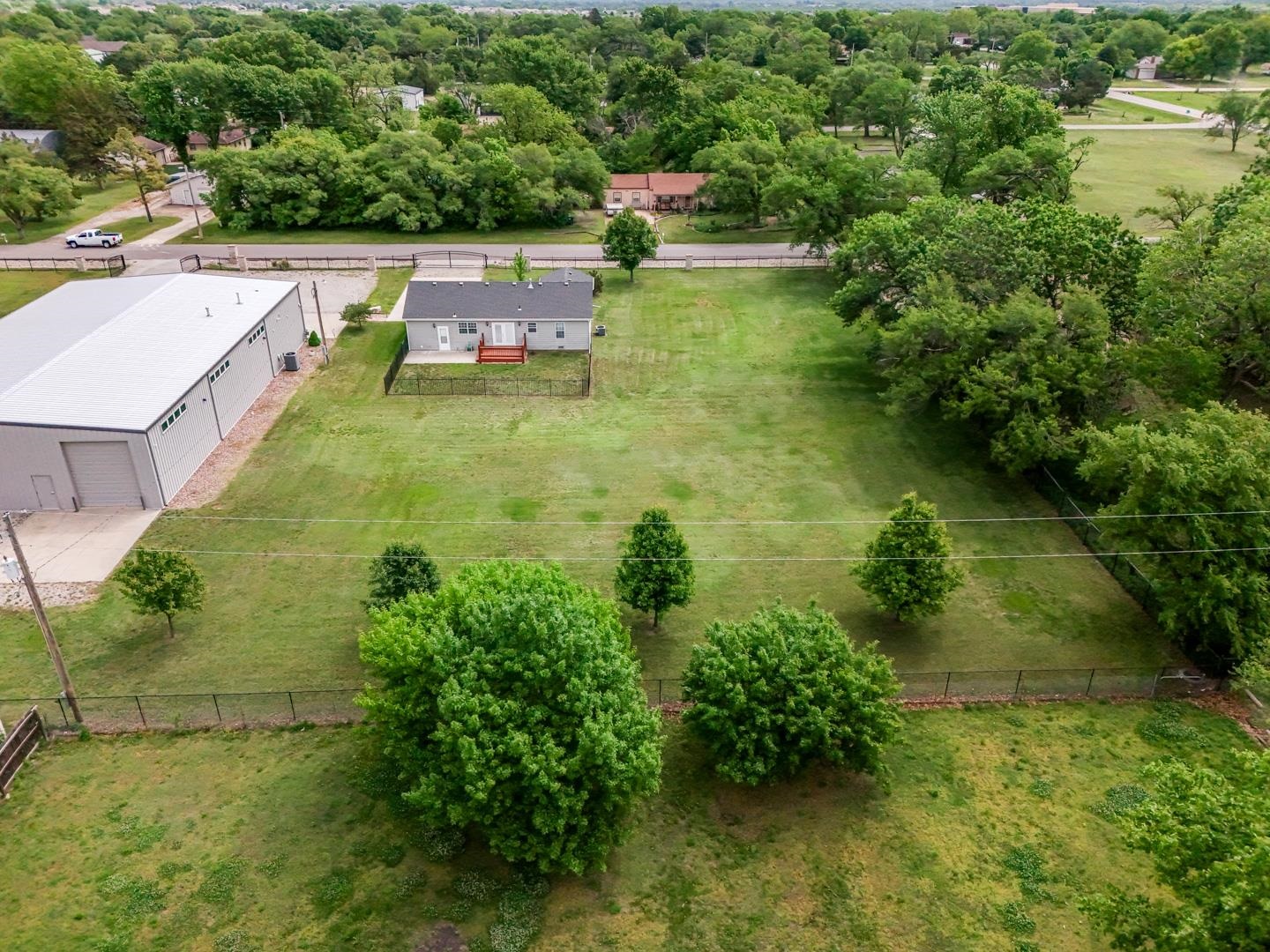 2335 S Crest Wichita KS 67207