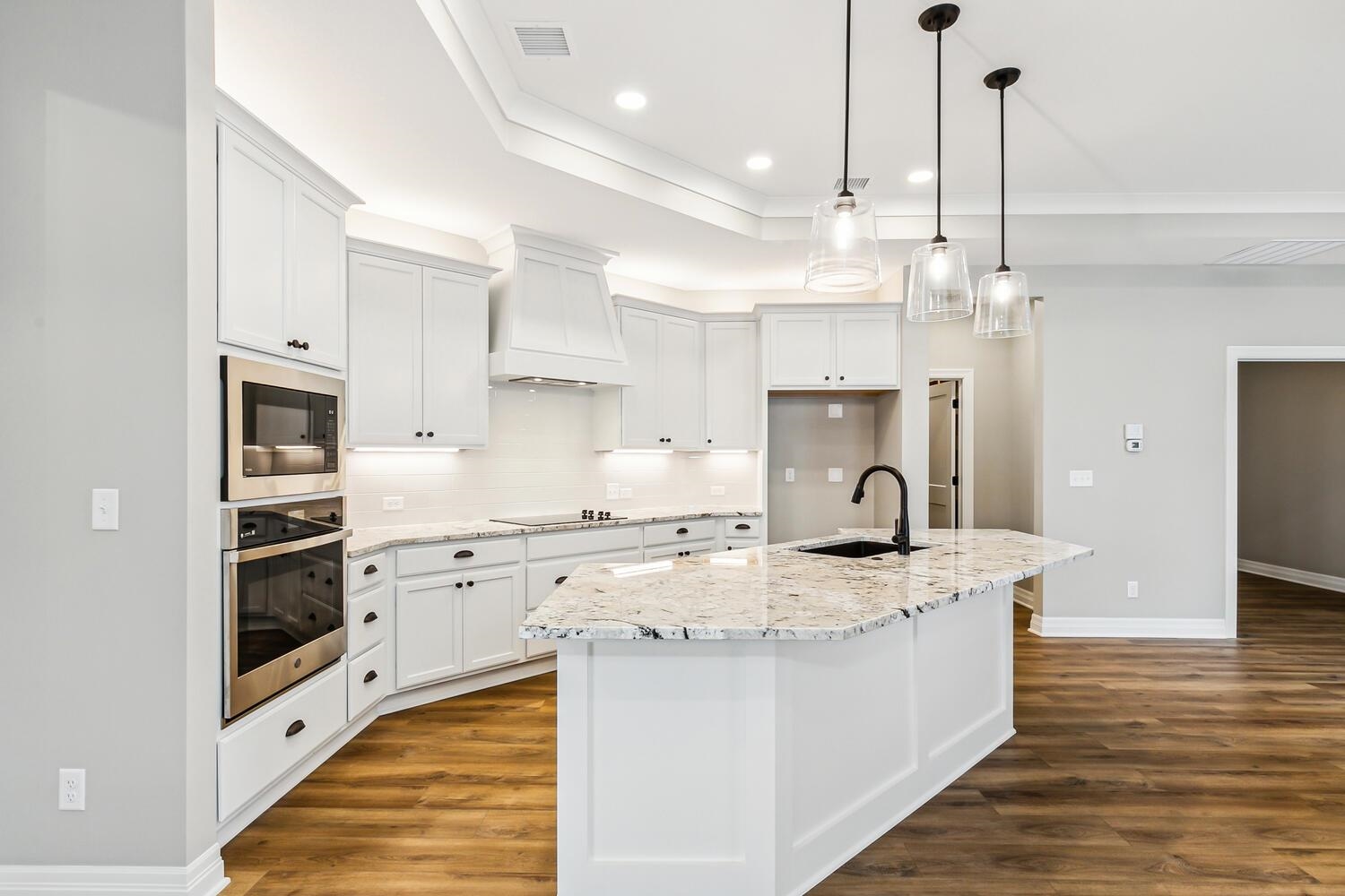 328 W Pepper Tree Andover KS 67002