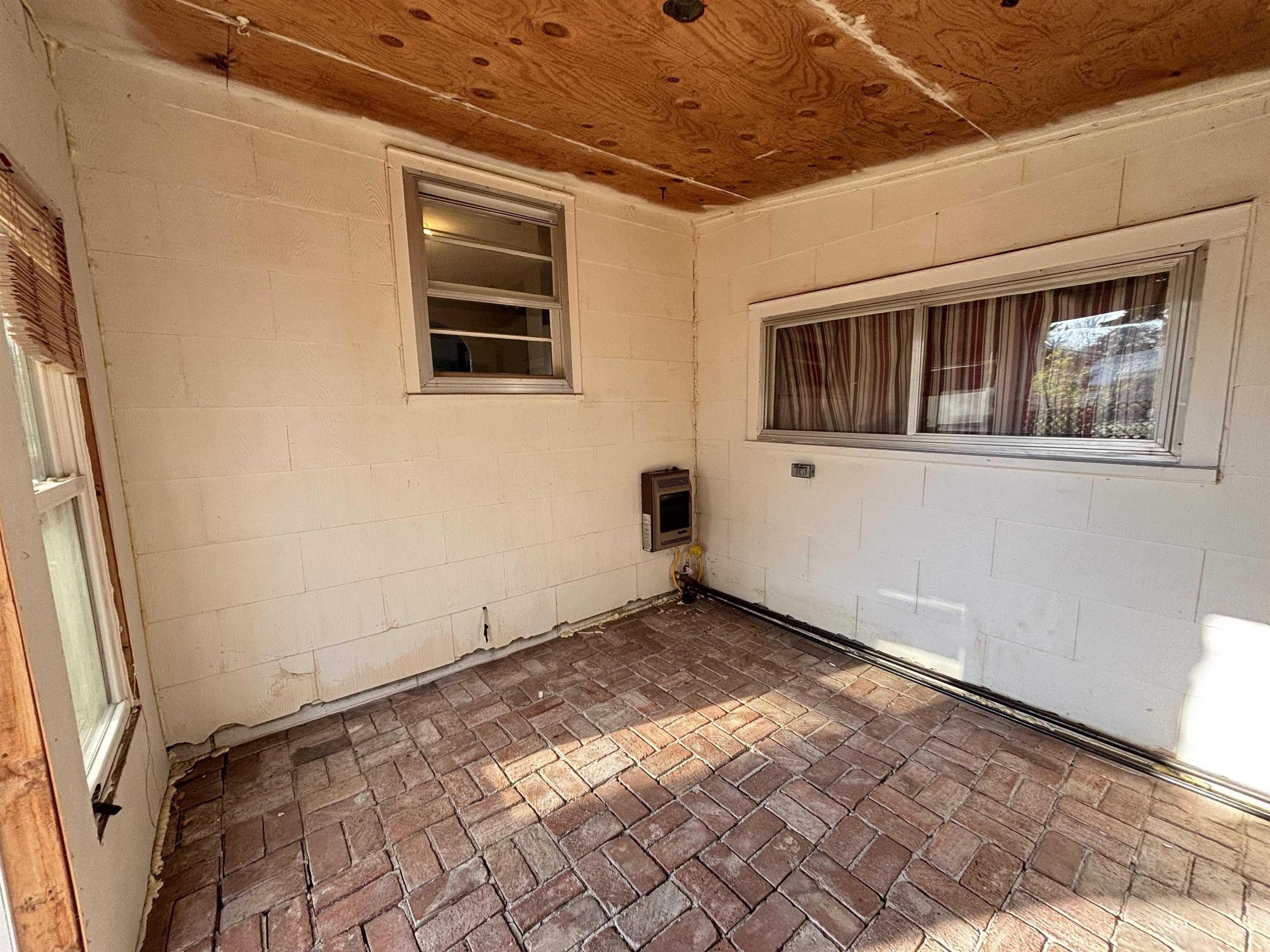216 E 8th Street Harper KS 67058