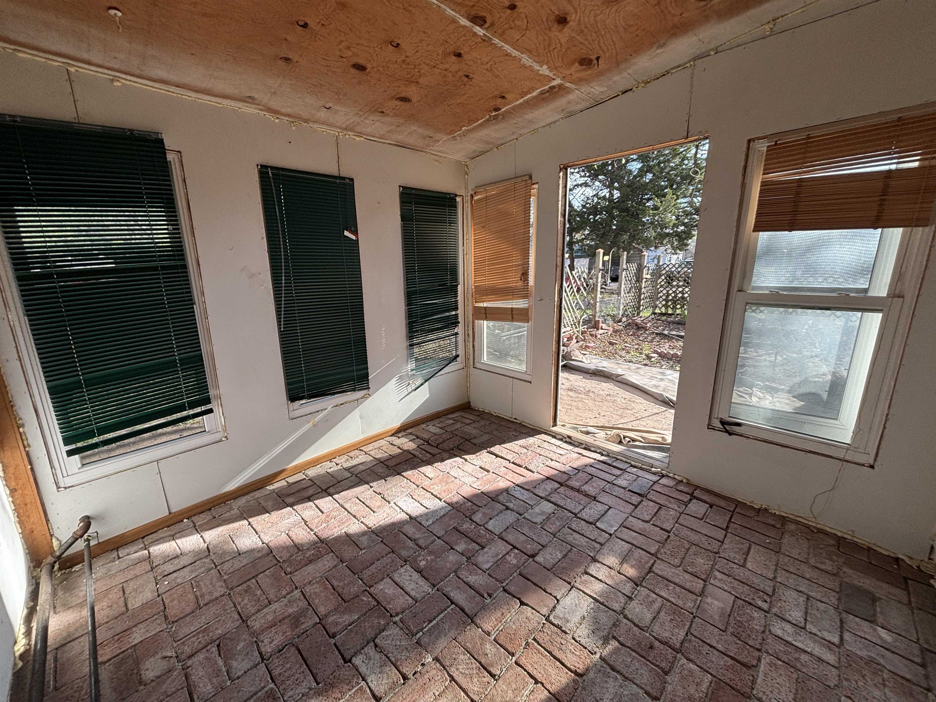 216 E 8th Street Harper KS 67058
