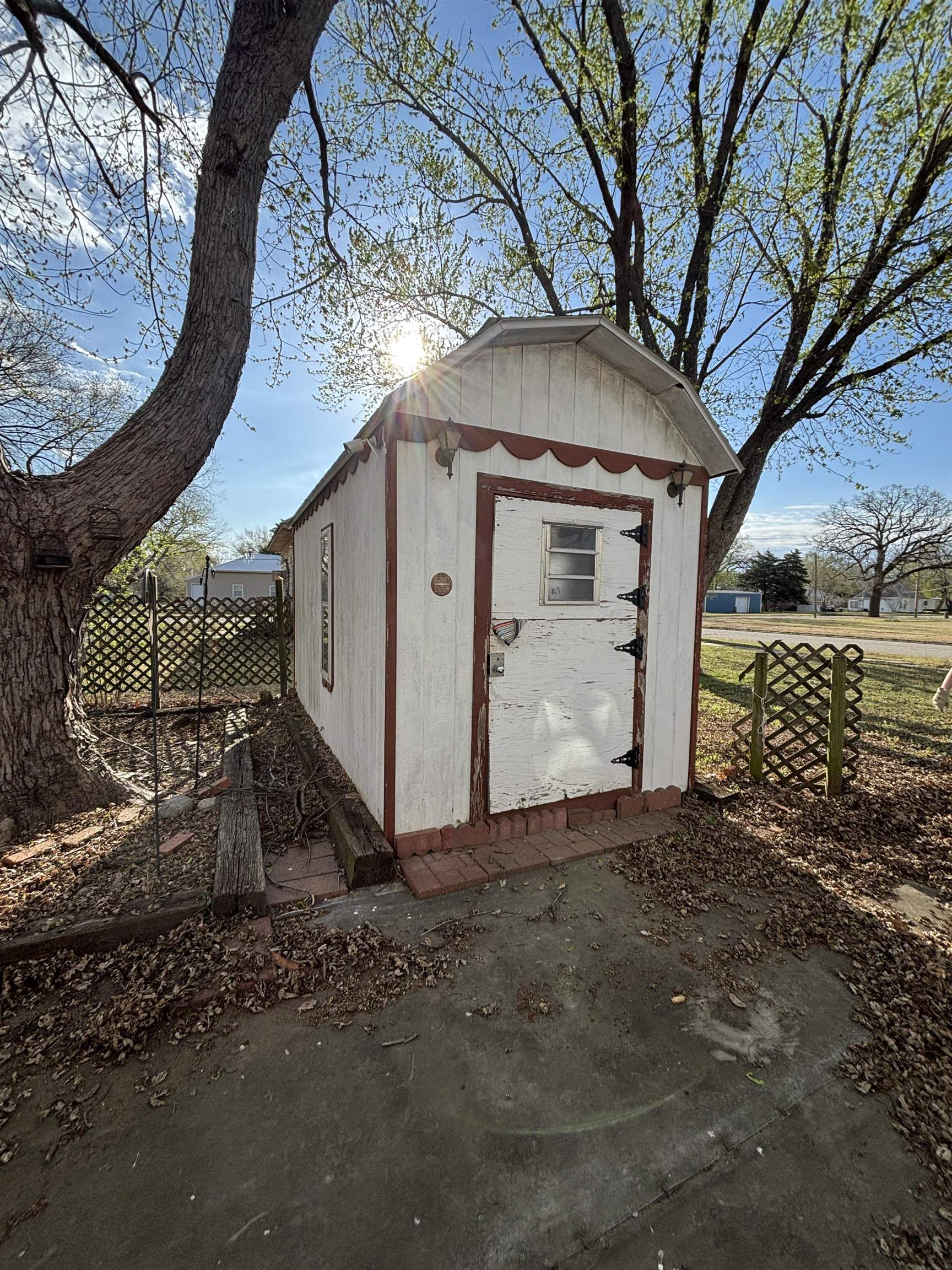 216 E 8th Street Harper KS 67058