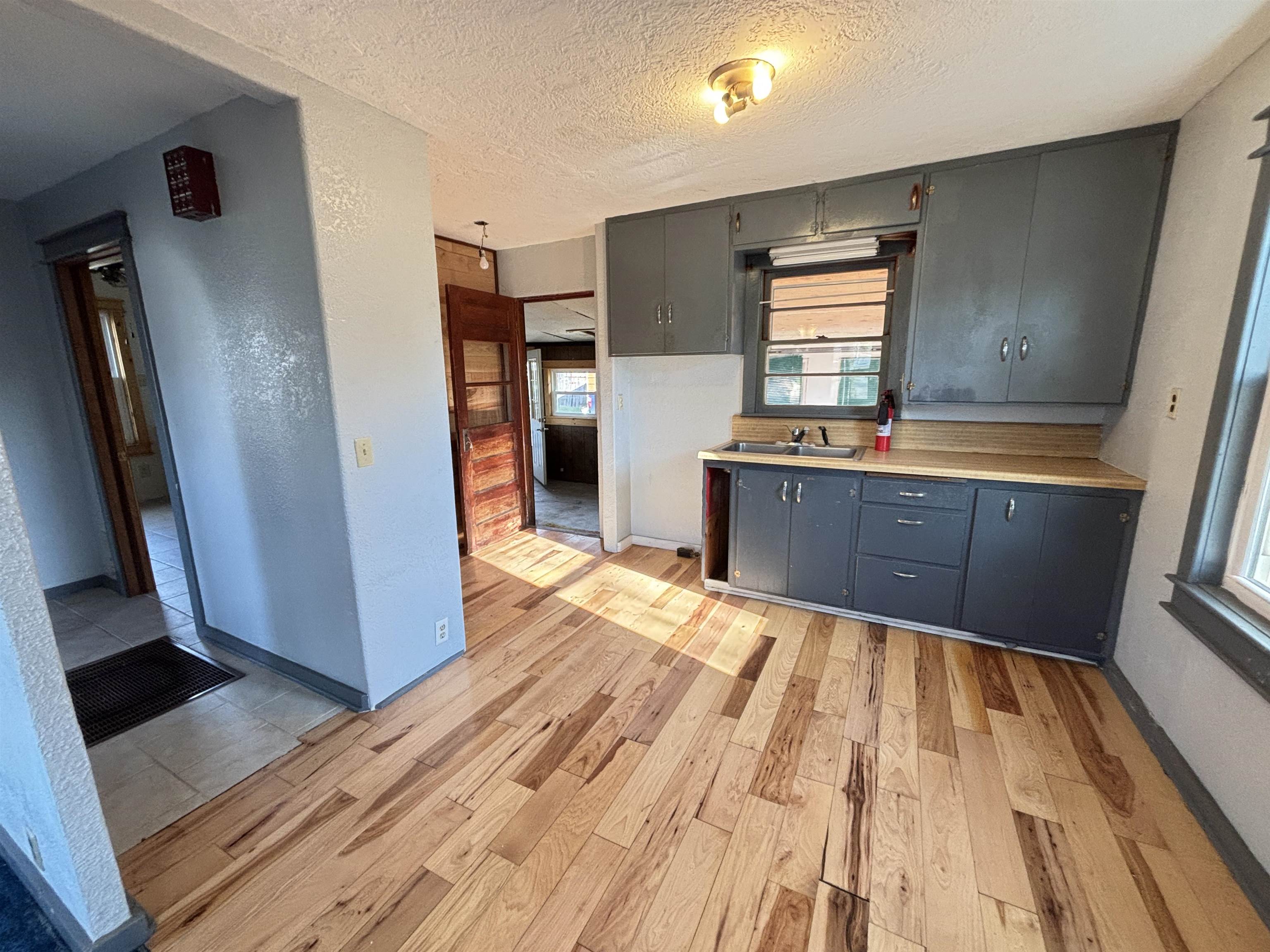 216 E 8th Street Harper KS 67058