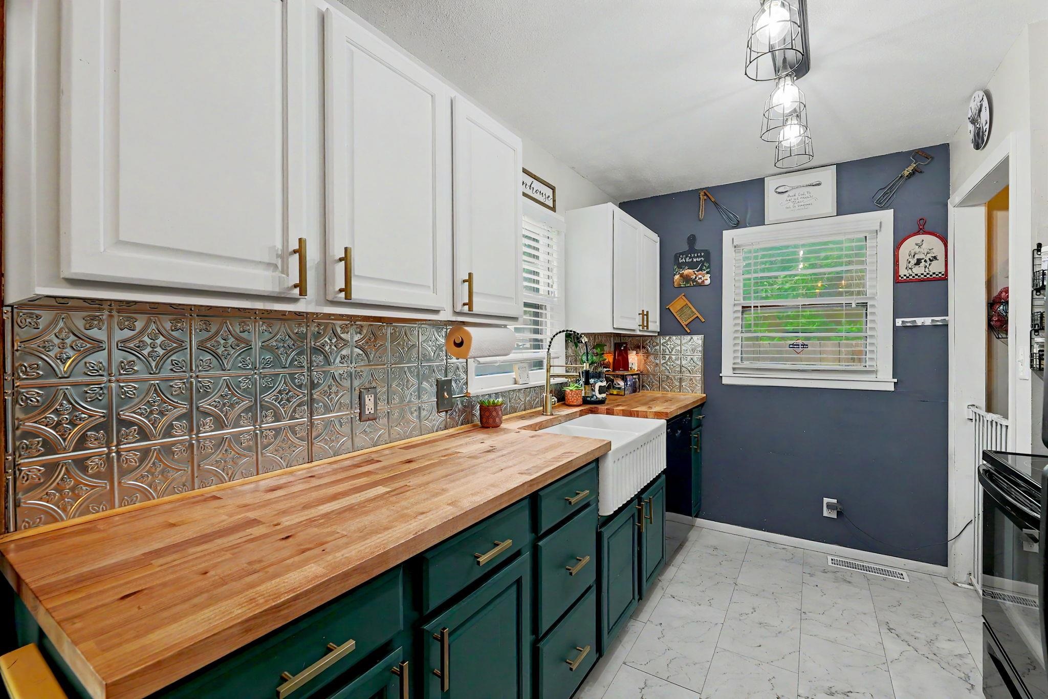 931 S Broadmoor Wichita KS 67207