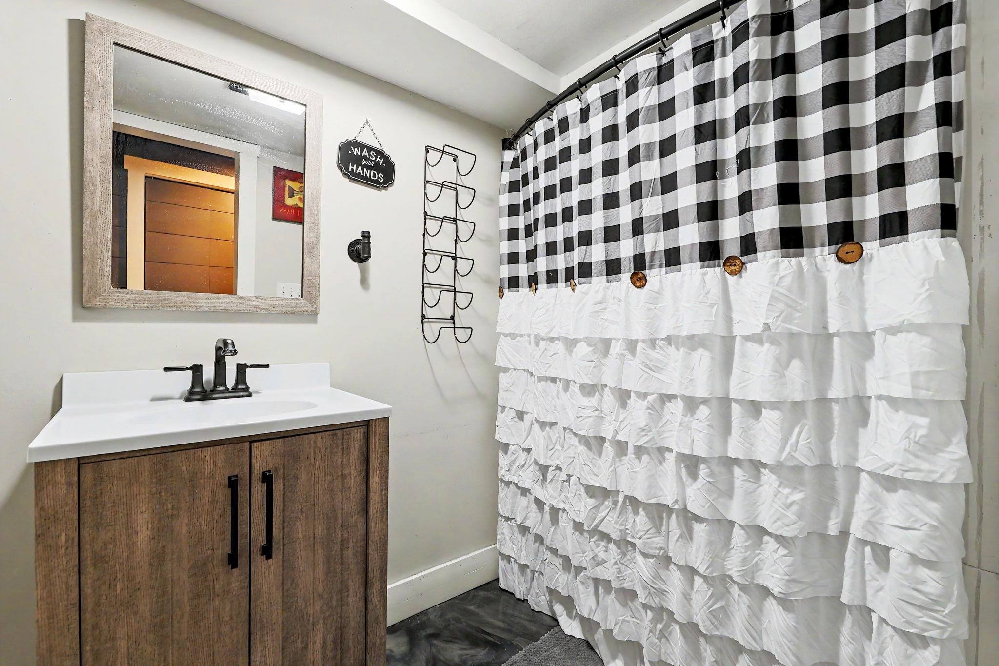 931 S Broadmoor Wichita KS 67207