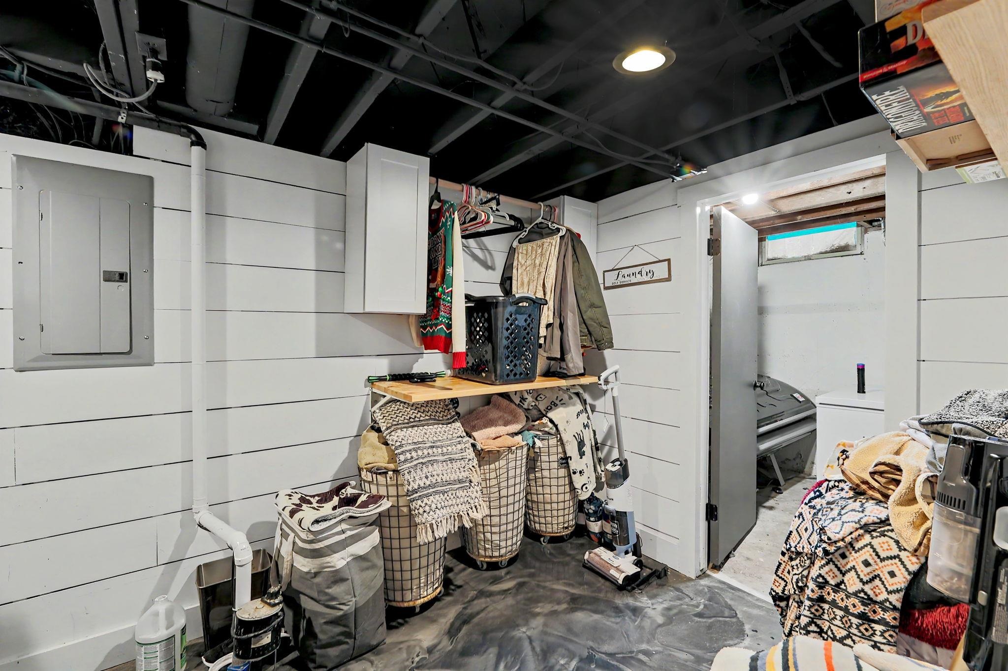 931 S Broadmoor Wichita KS 67207