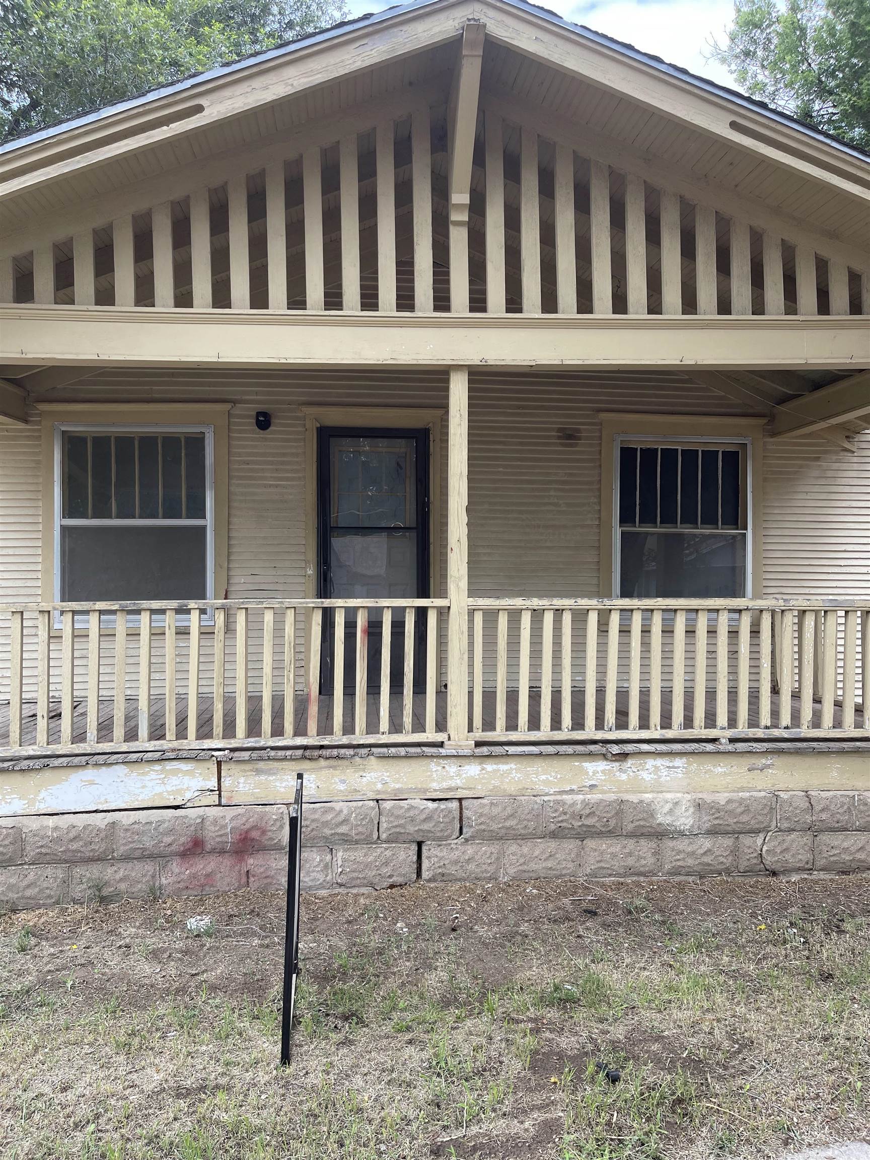 412 W Chestnut Avenue Arkansas City KS 67005-2539