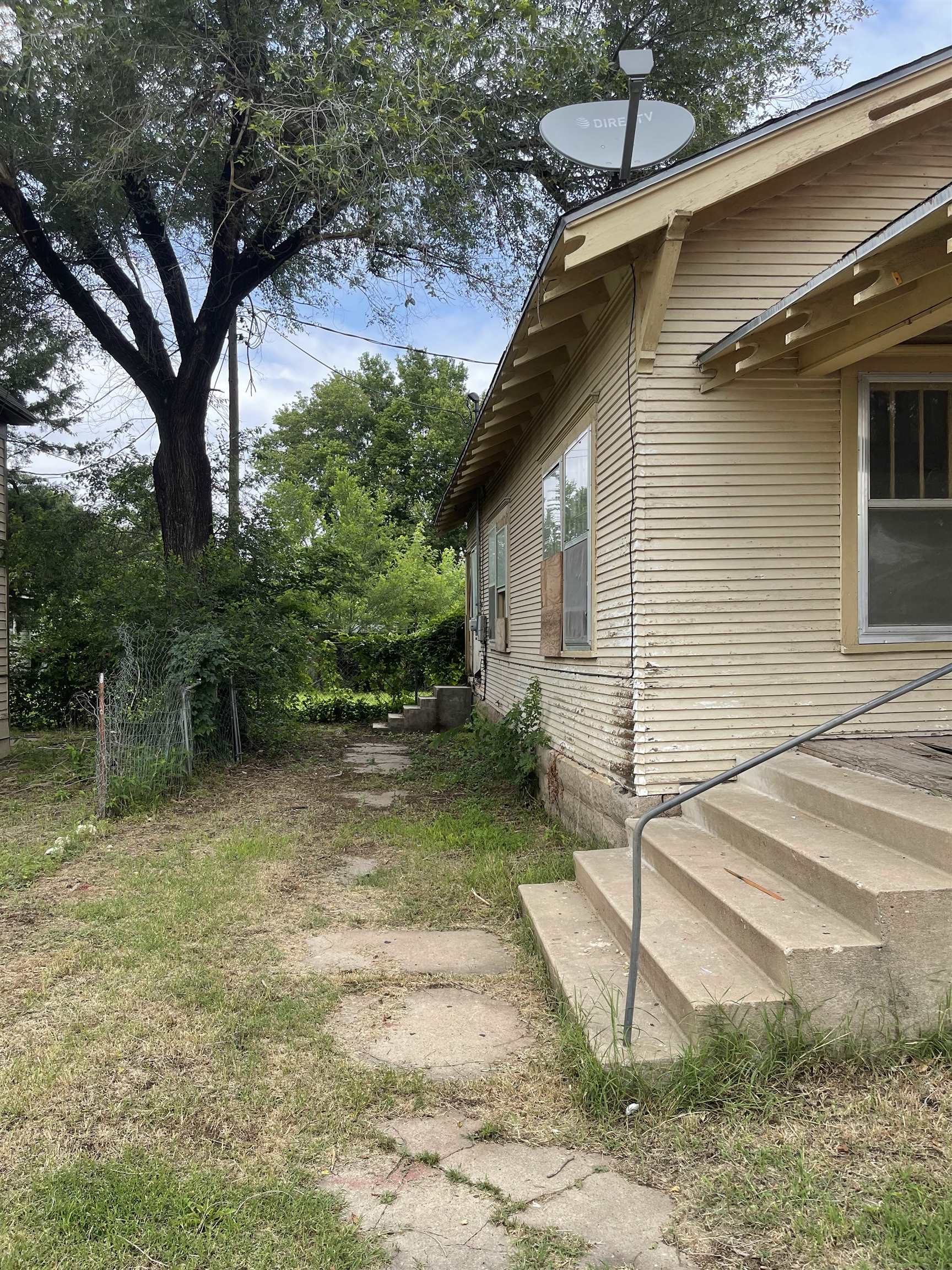 412 W Chestnut Avenue Arkansas City KS 67005-2539