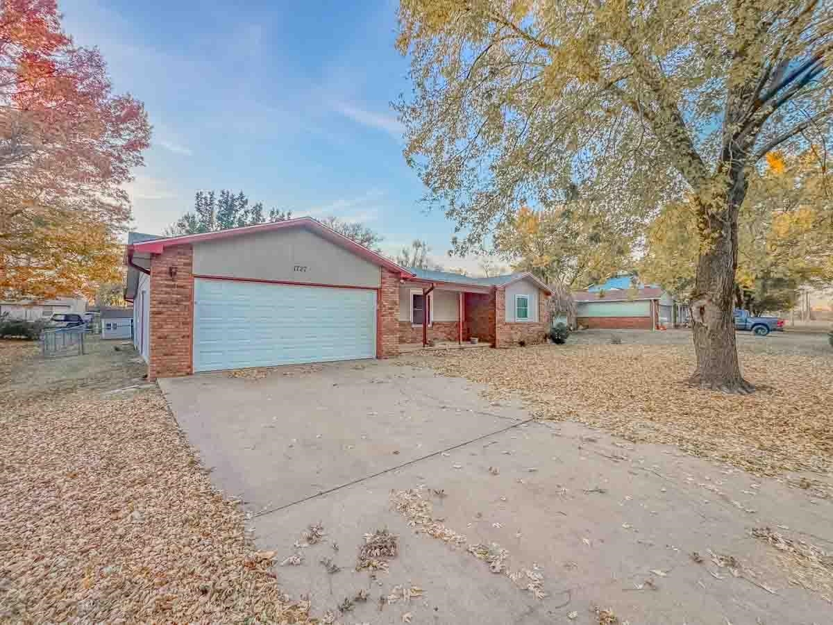 1727 N 10th Street Arkansas City KS 67005