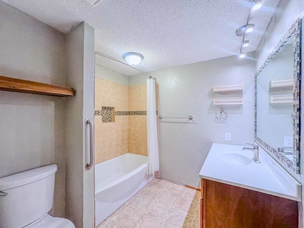 1727 N 10th Street Arkansas City KS 67005