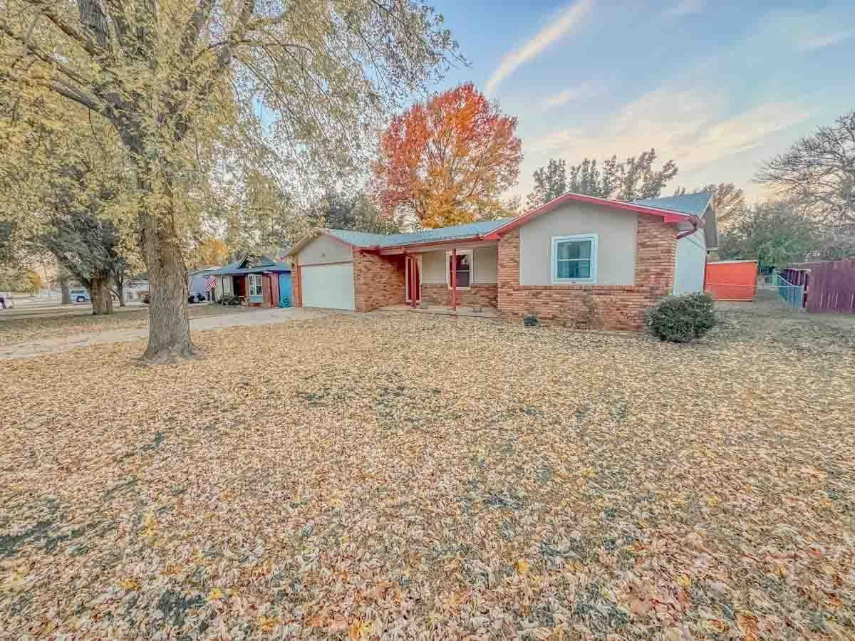 1727 N 10th Street Arkansas City KS 67005