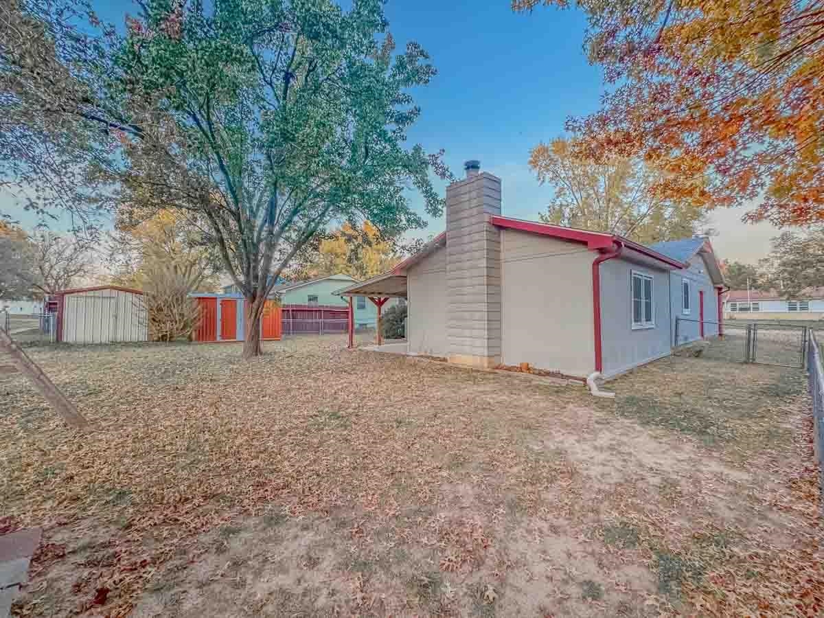 1727 N 10th Street Arkansas City KS 67005