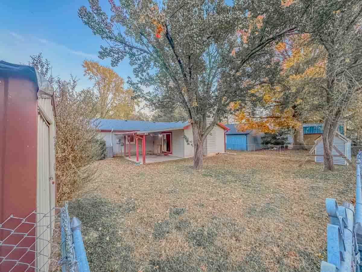 1727 N 10th Street Arkansas City KS 67005