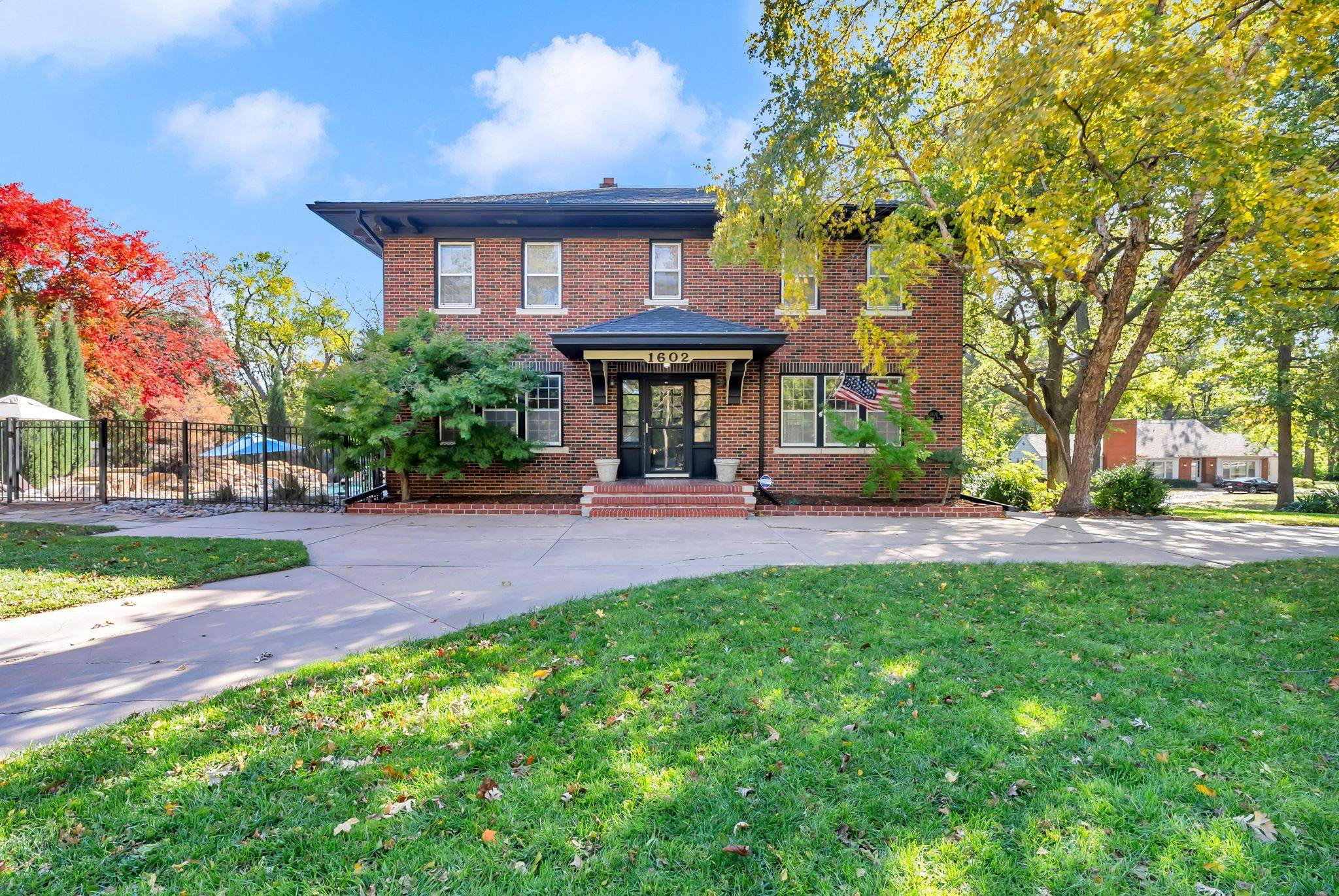 1602 Hillcrest Newton KS 67114