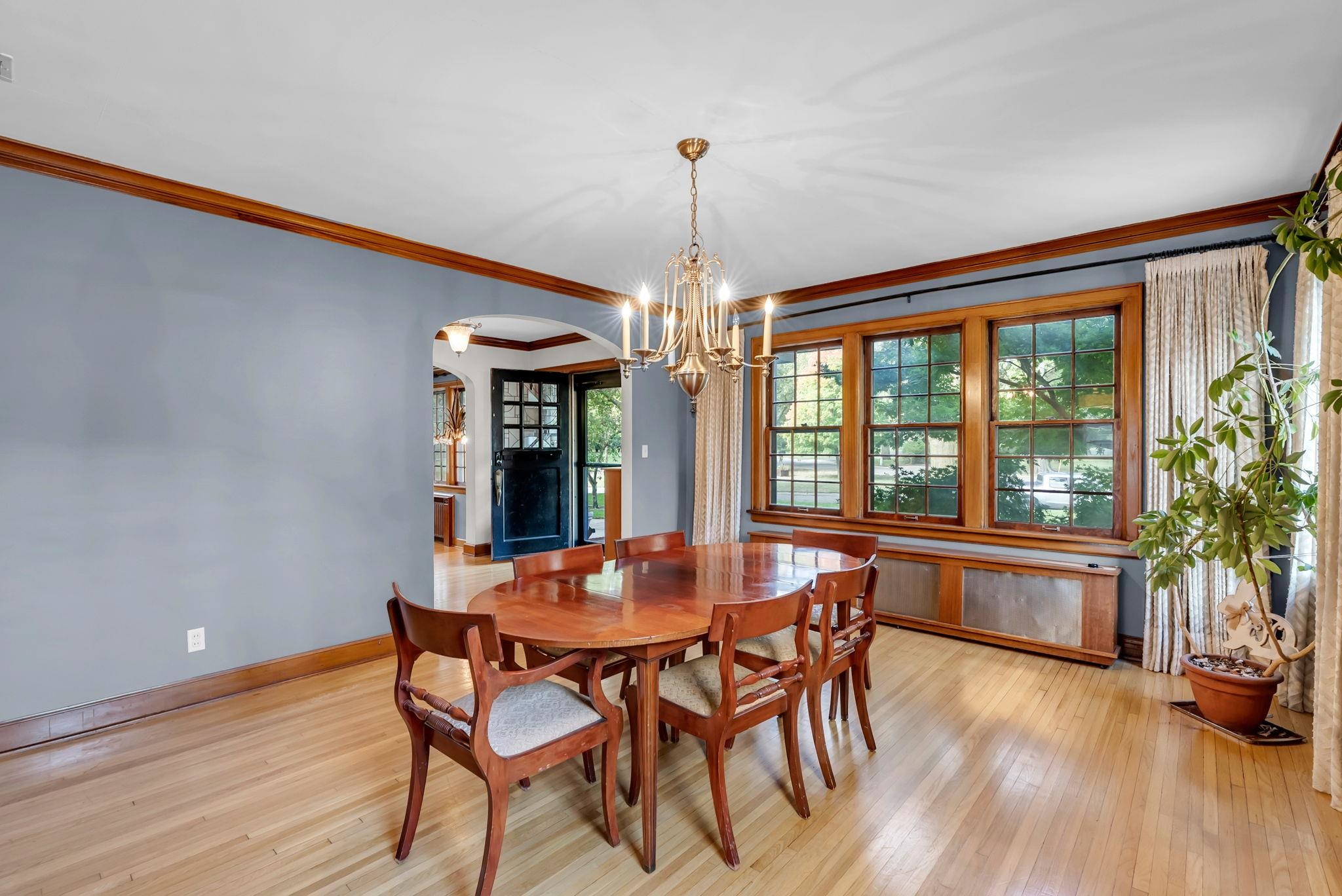 1602 Hillcrest Newton KS 67114