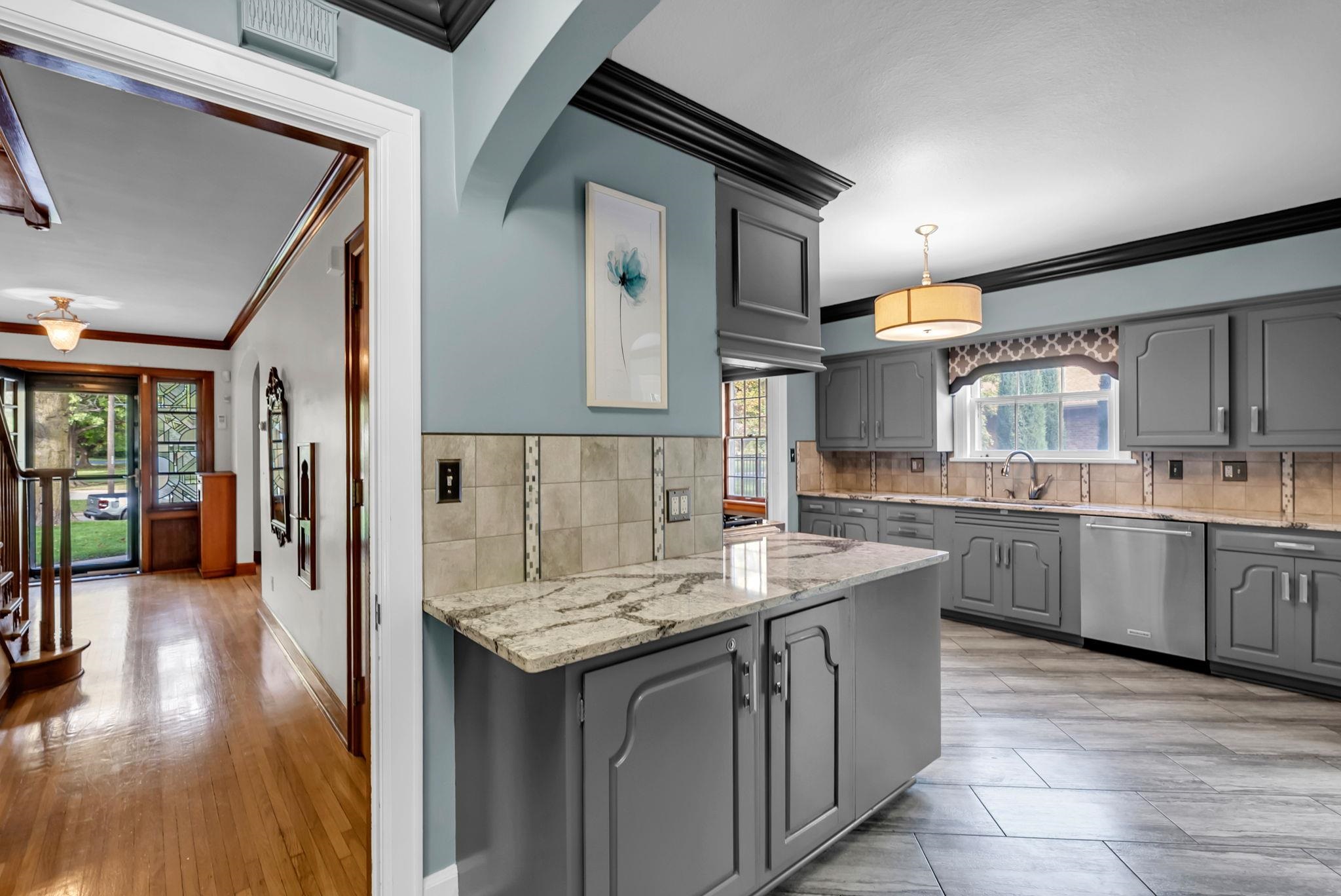 1602 Hillcrest Newton KS 67114