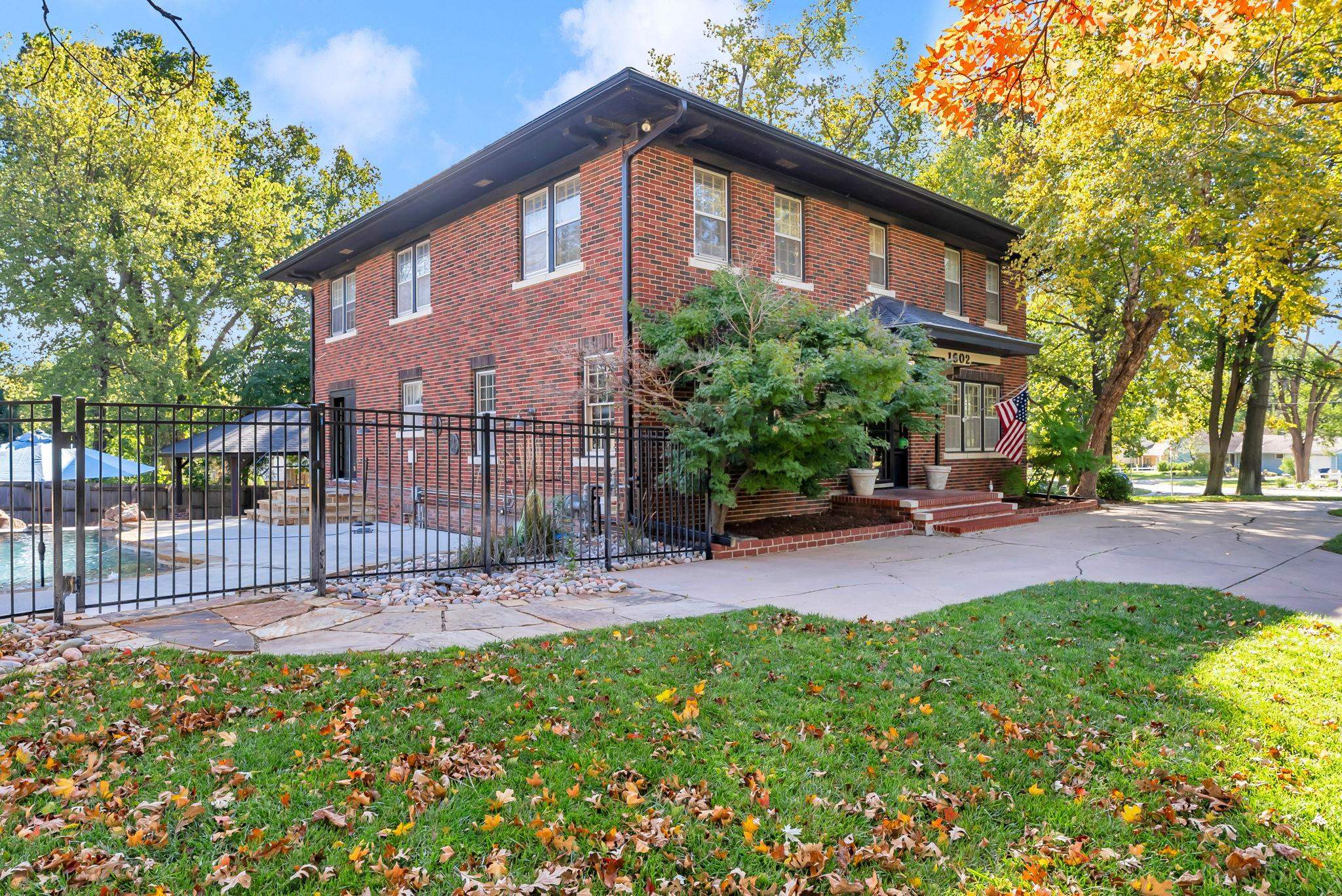 1602 Hillcrest Newton KS 67114