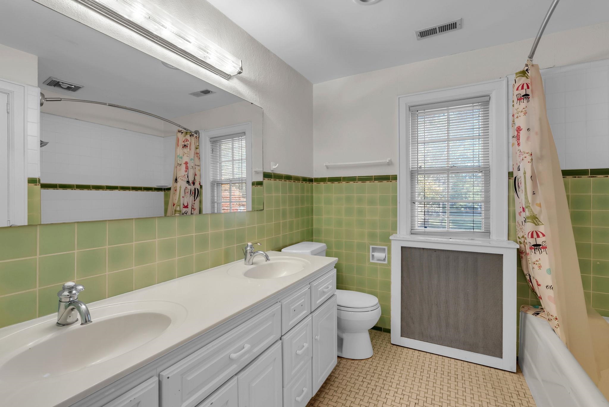 1602 Hillcrest Newton KS 67114