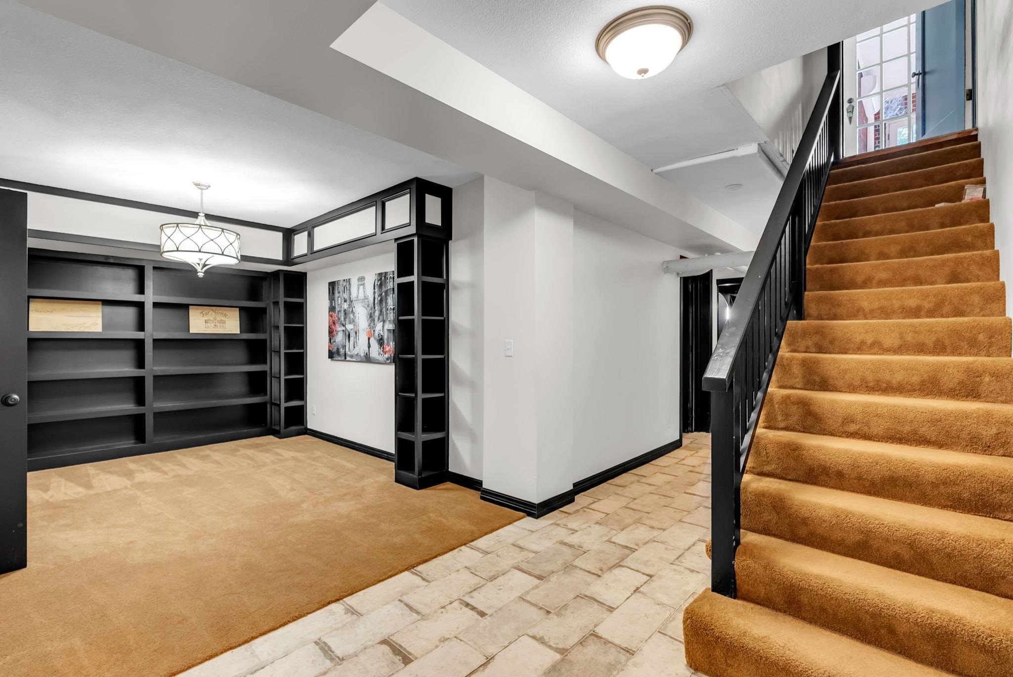 1602 Hillcrest Newton KS 67114