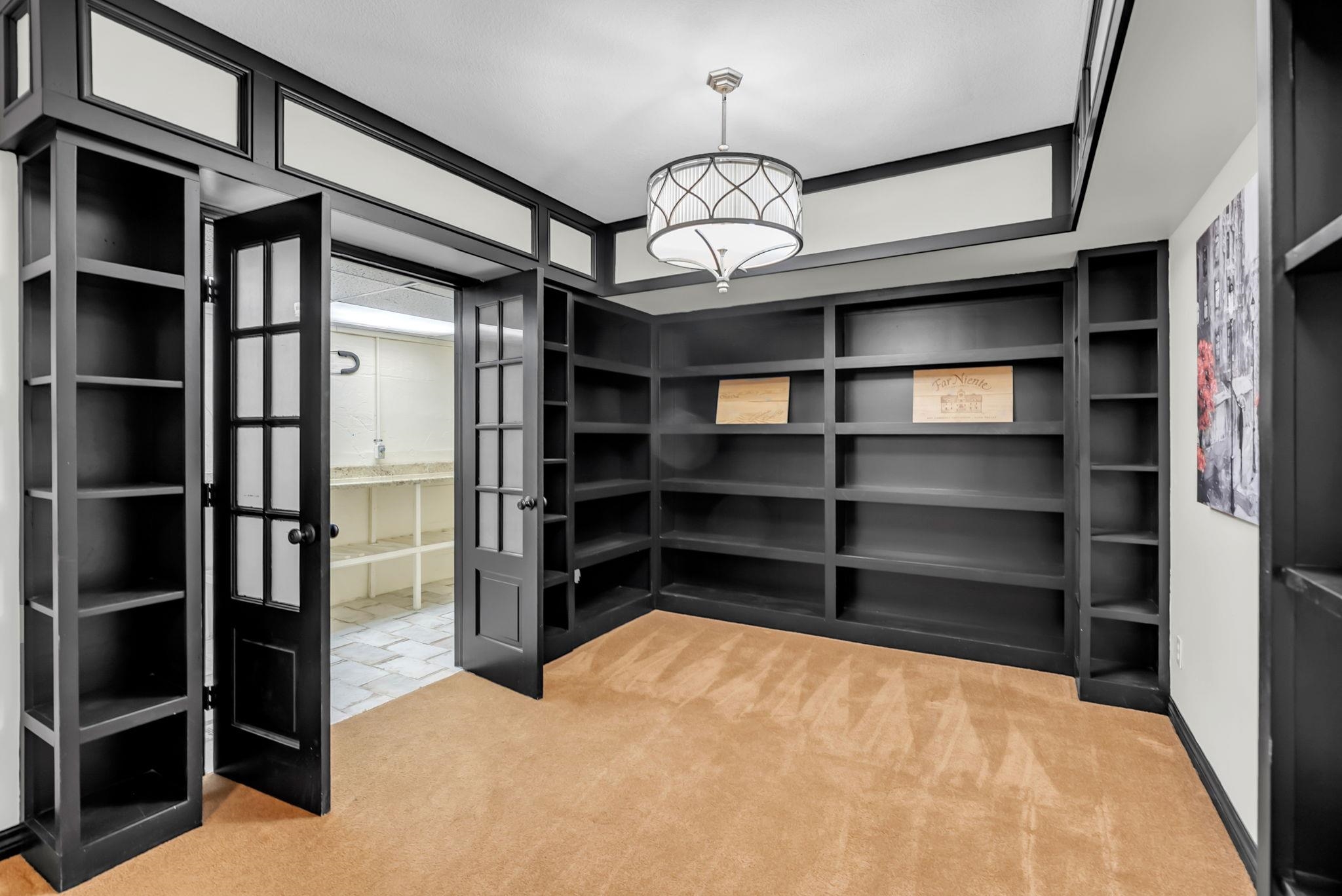 1602 Hillcrest Newton KS 67114