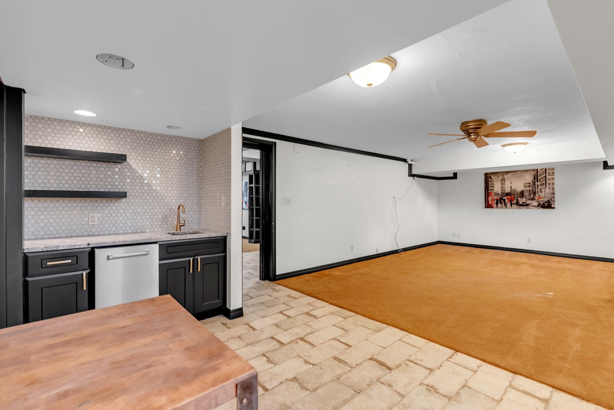 1602 Hillcrest Newton KS 67114