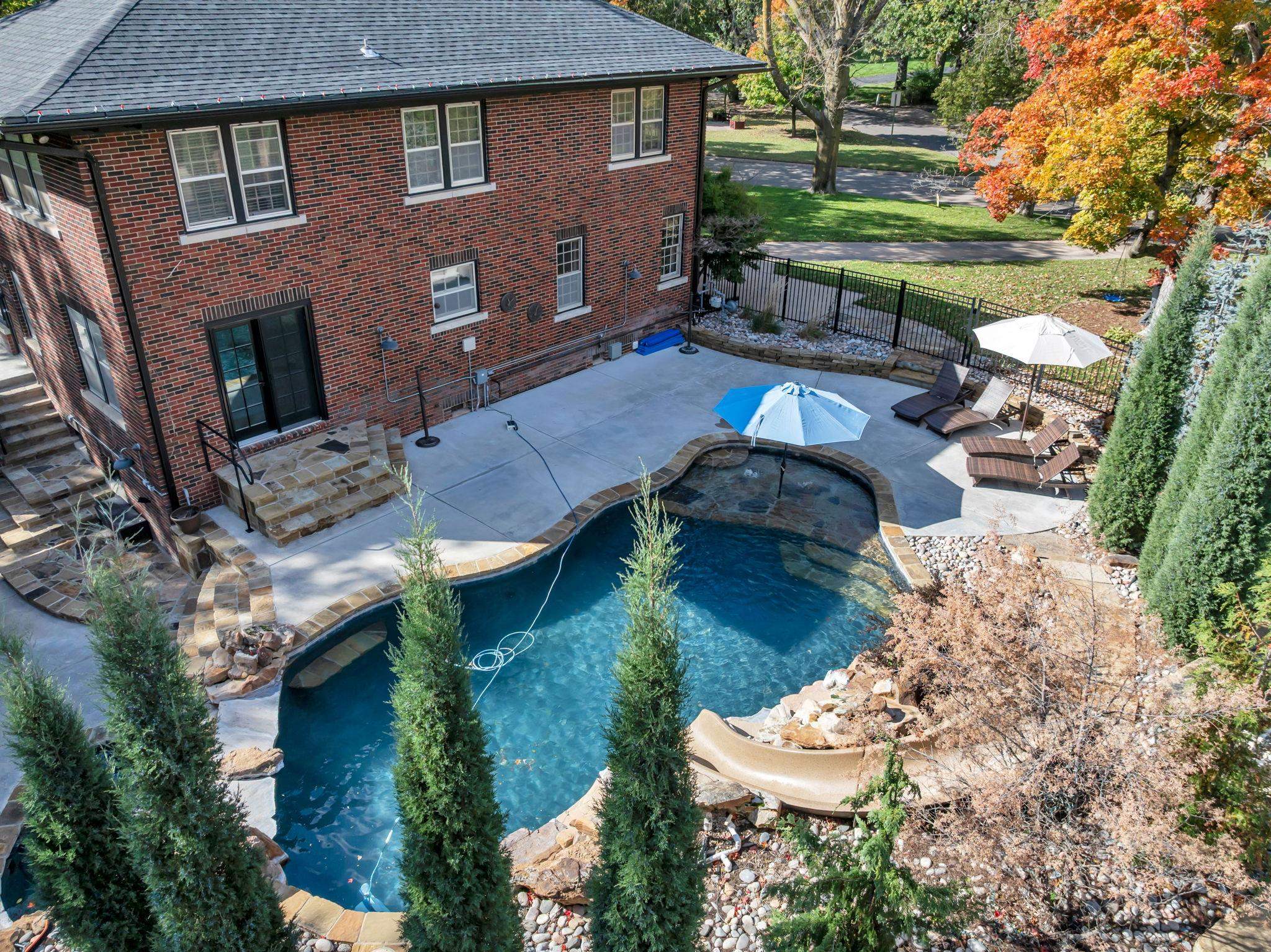 1602 Hillcrest Newton KS 67114