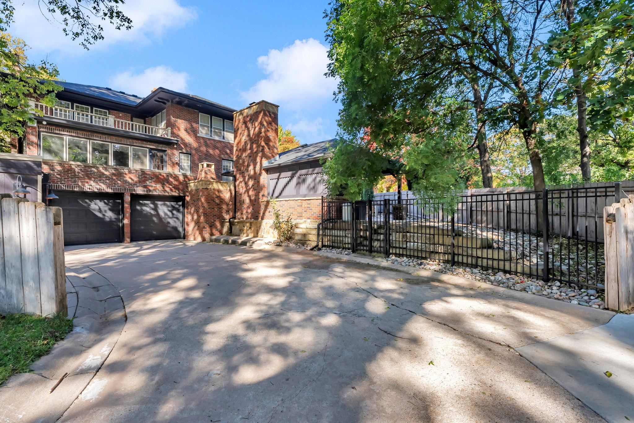 1602 Hillcrest Newton KS 67114