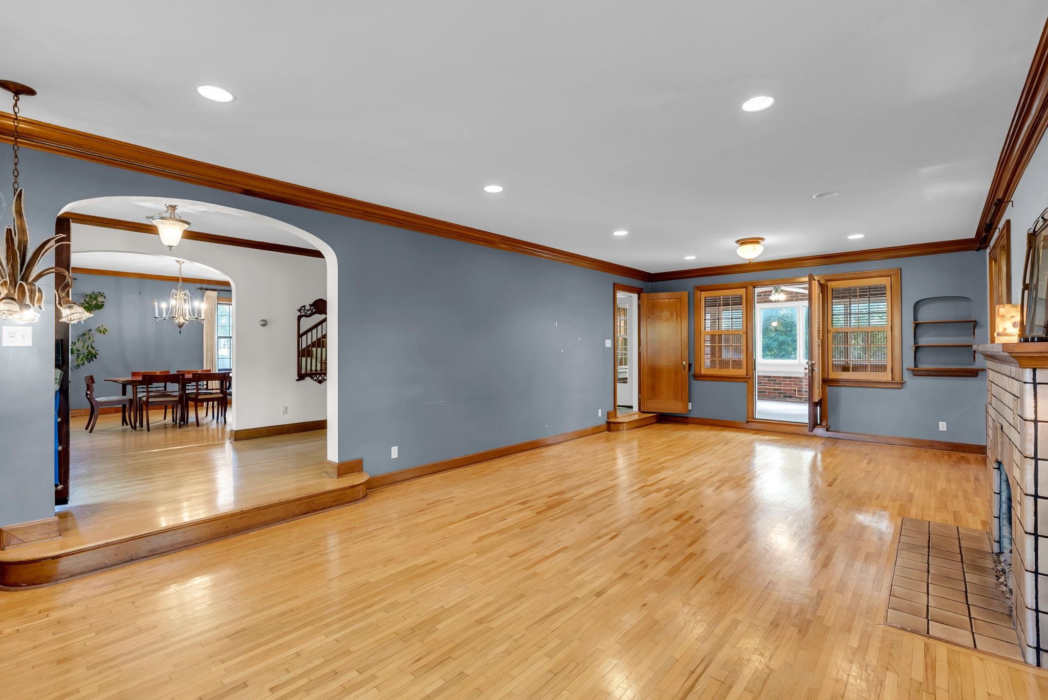 1602 Hillcrest Newton KS 67114