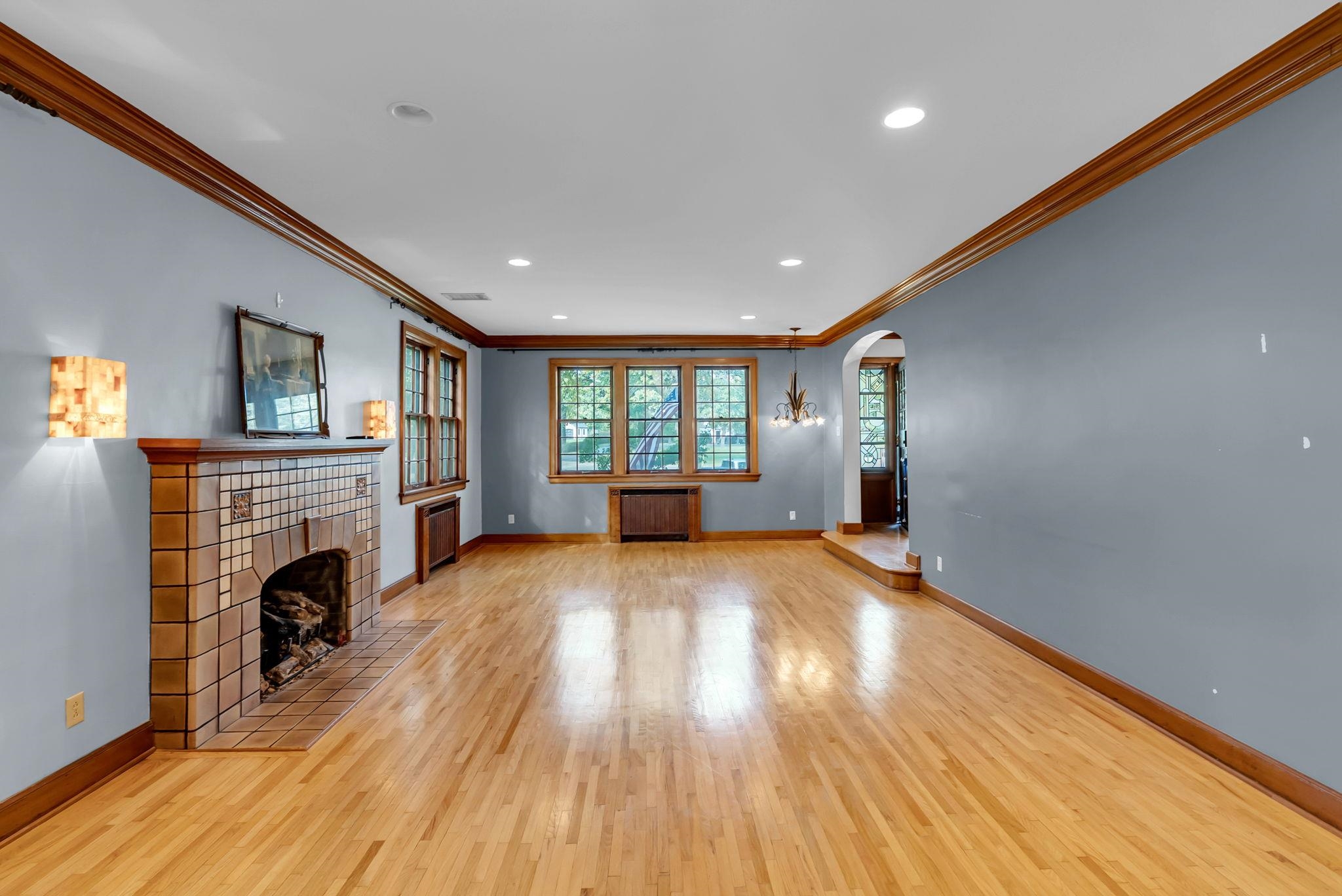 1602 Hillcrest Newton KS 67114