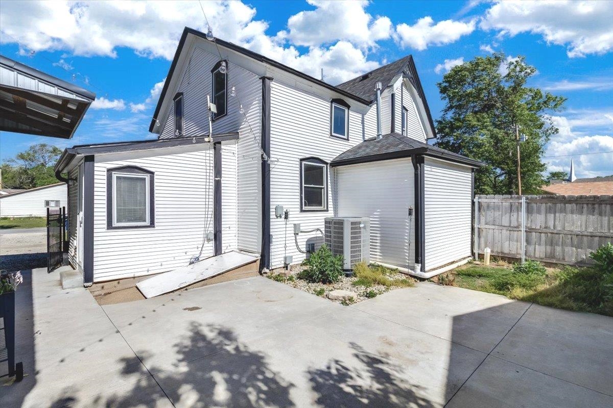 304 S Willow Douglass KS 67039