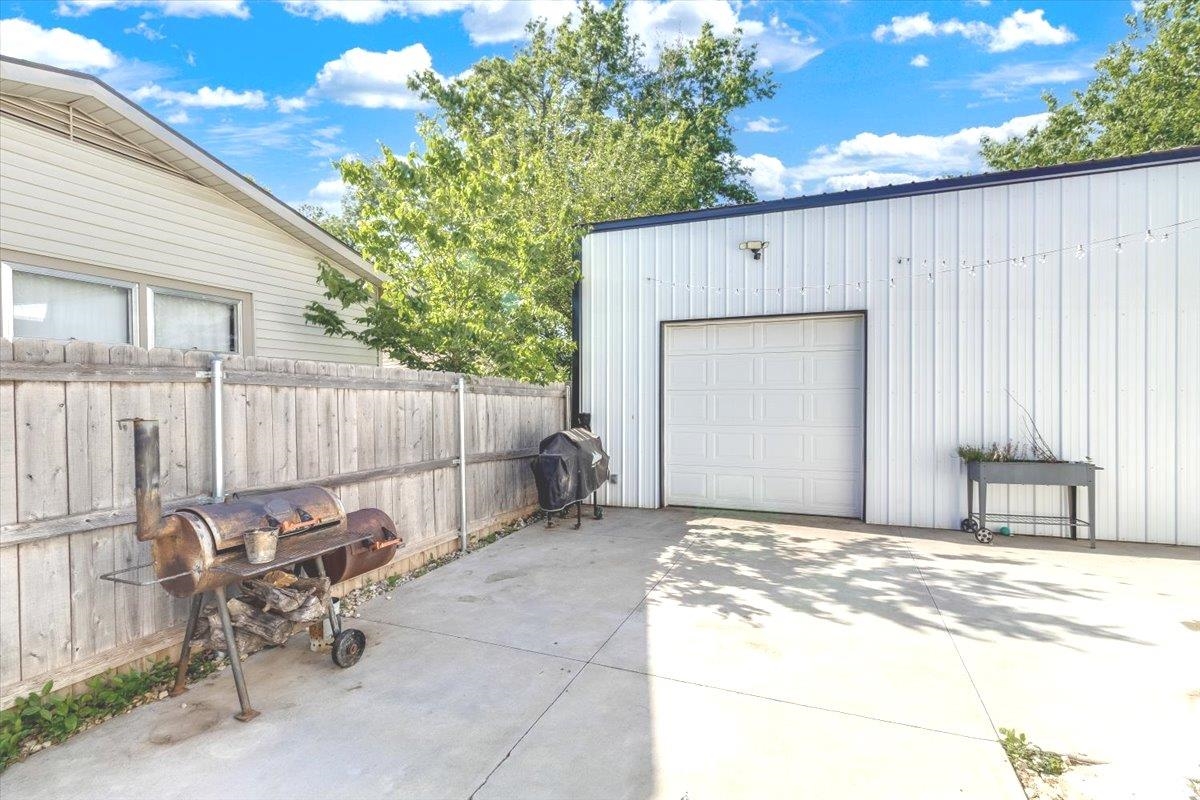 304 S Willow Douglass KS 67039