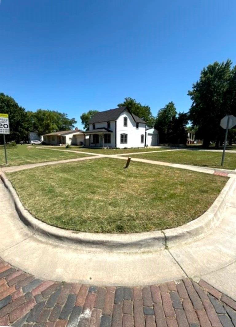 304 S Willow Douglass KS 67039