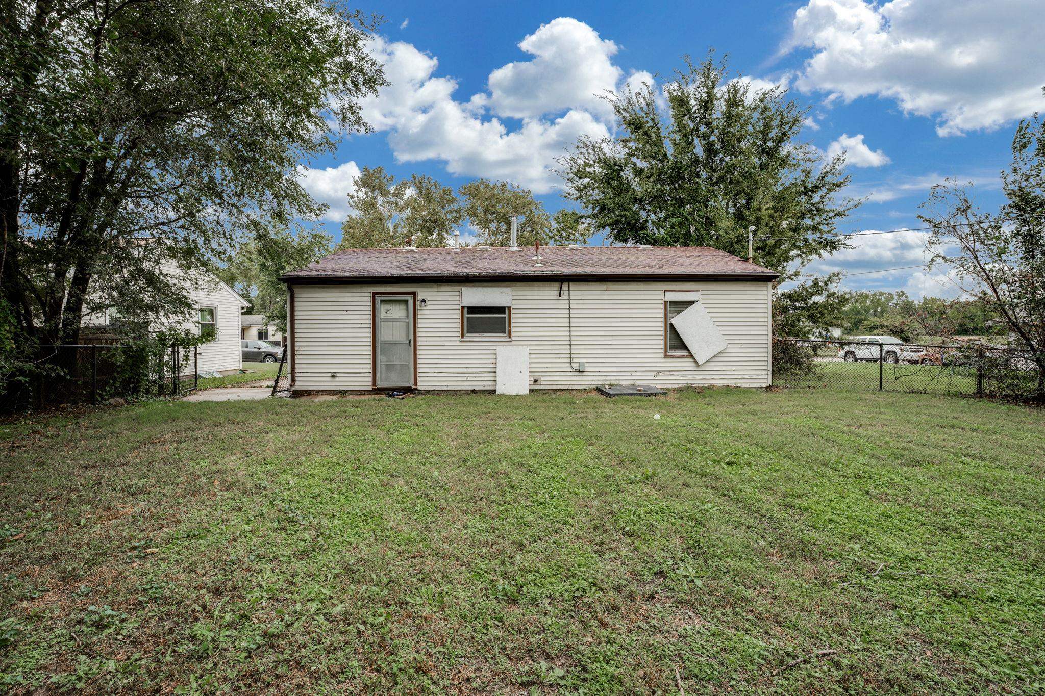 2229 53rd Wichita KS 67216