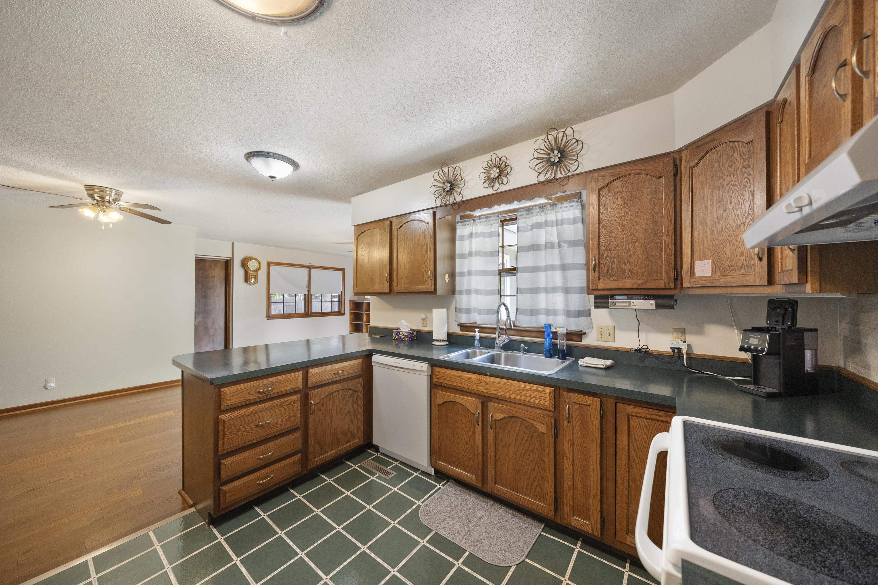 931 Trinity Drive Newton KS 67114