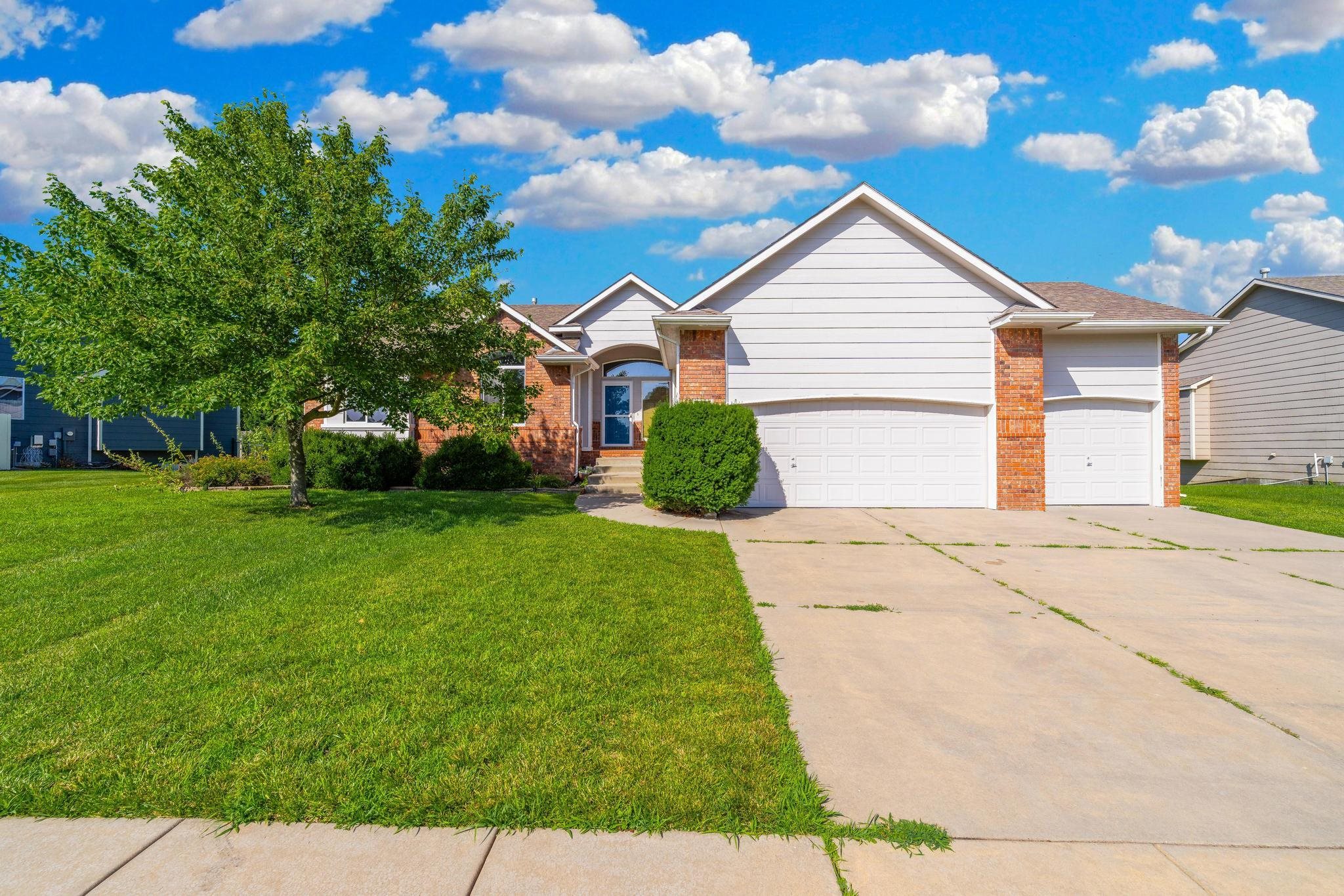 1421 N Lakeside Drive Andover KS 67002