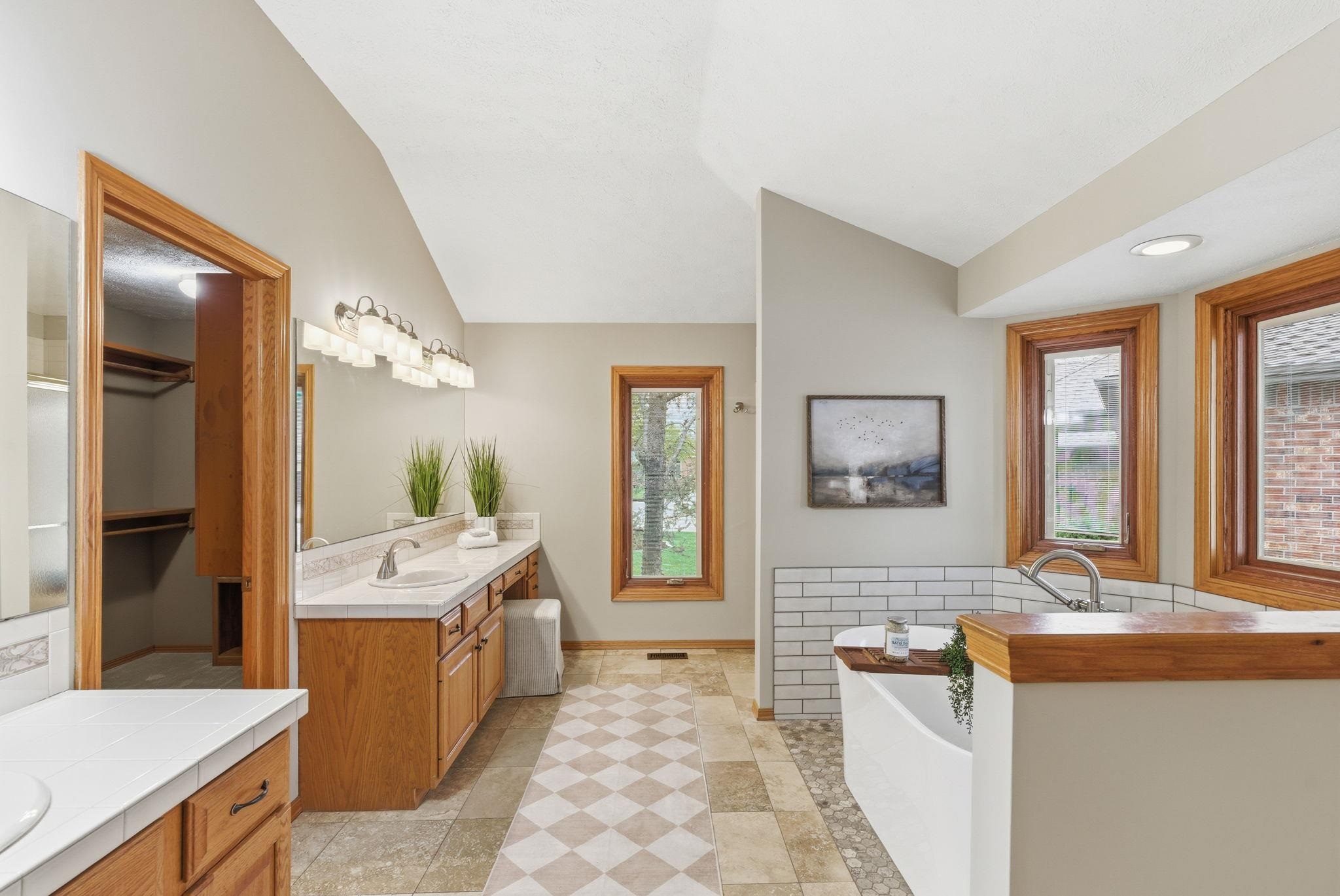 5135 N Harborside Court Wichita KS 67204