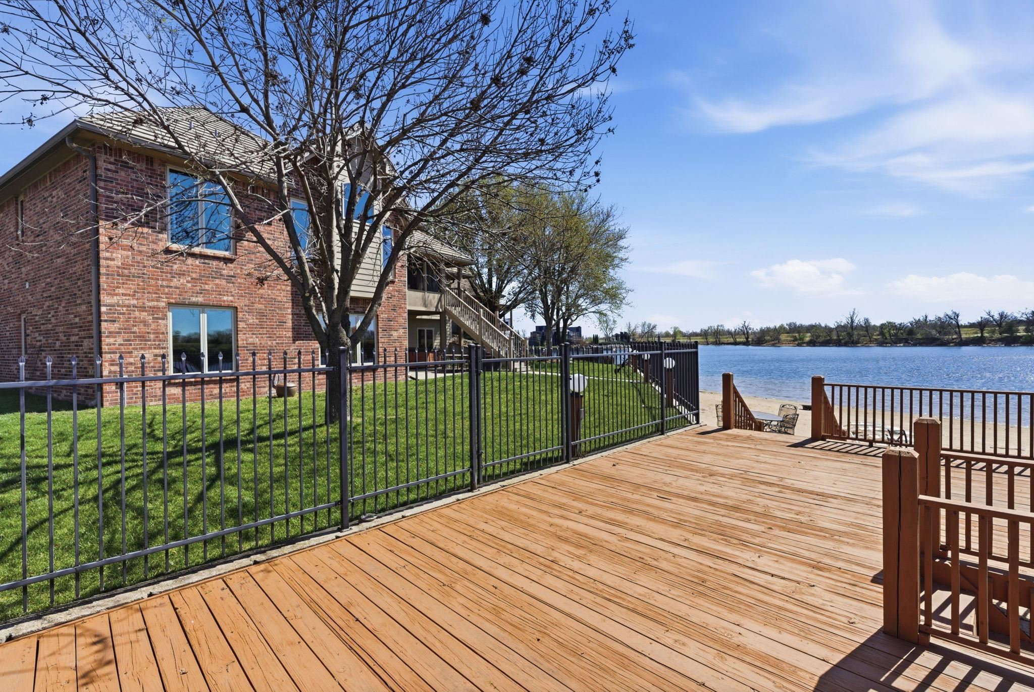 5135 N Harborside Court Wichita KS 67204