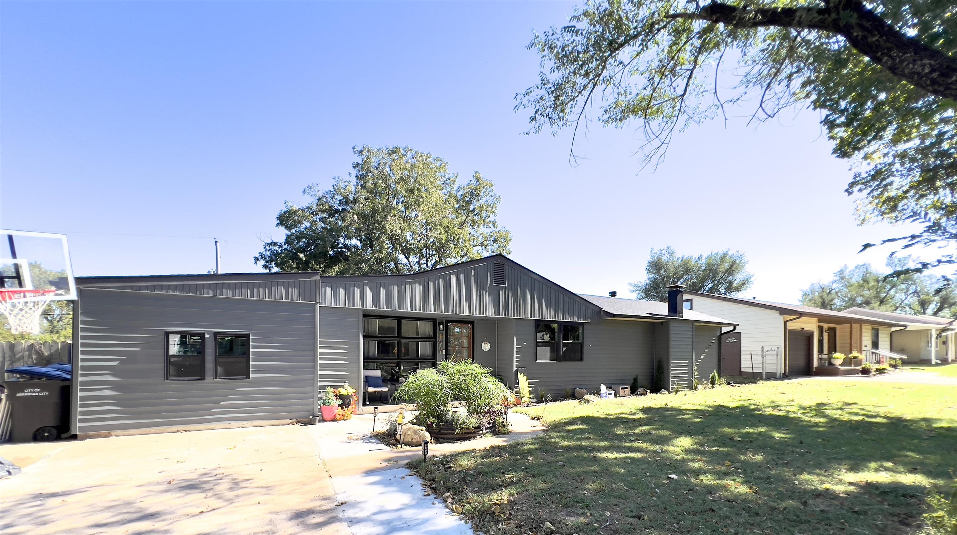 1124 N 7th Arkansas City KS 67005