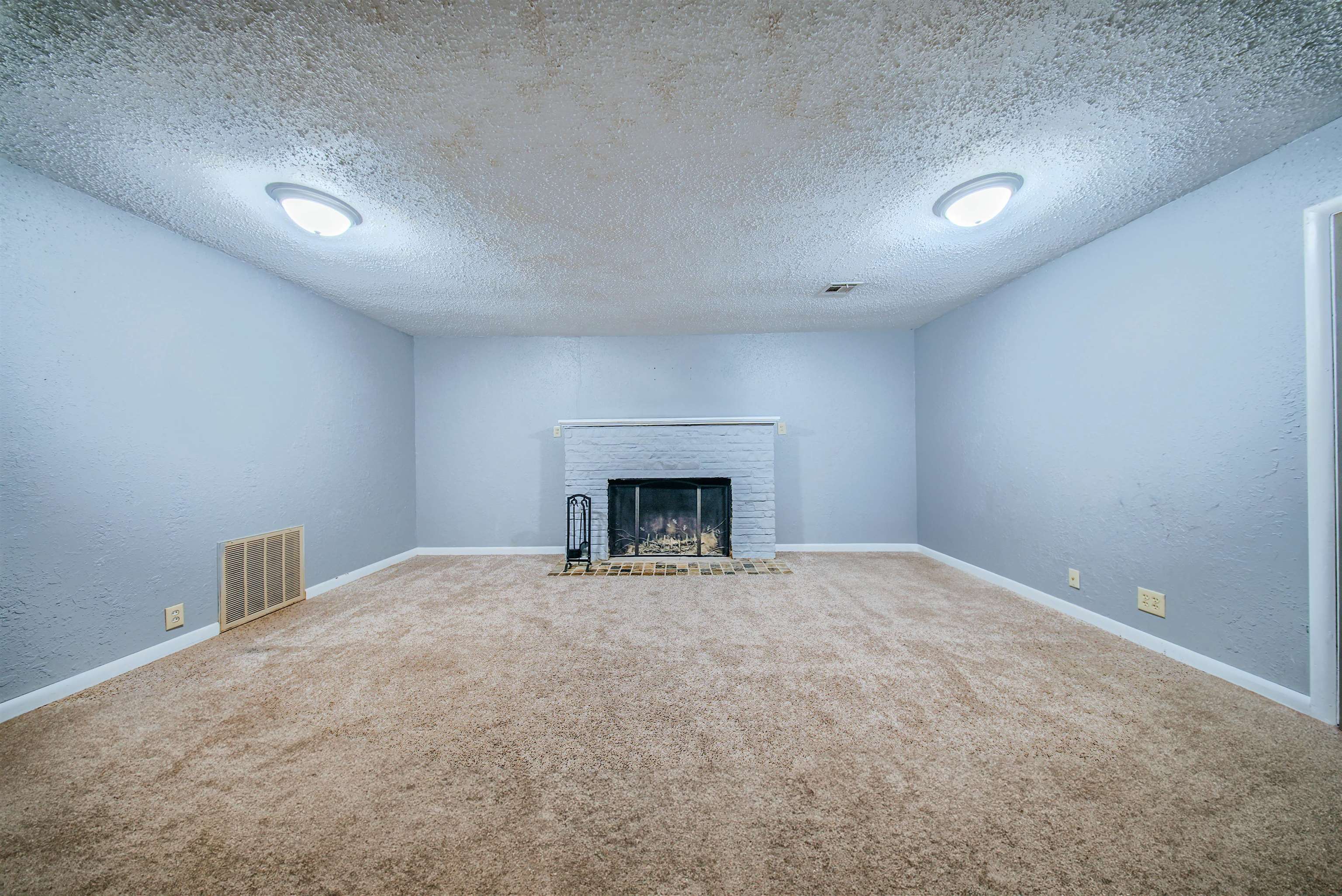 113 S Country Club Road Arkansas City KS 67005