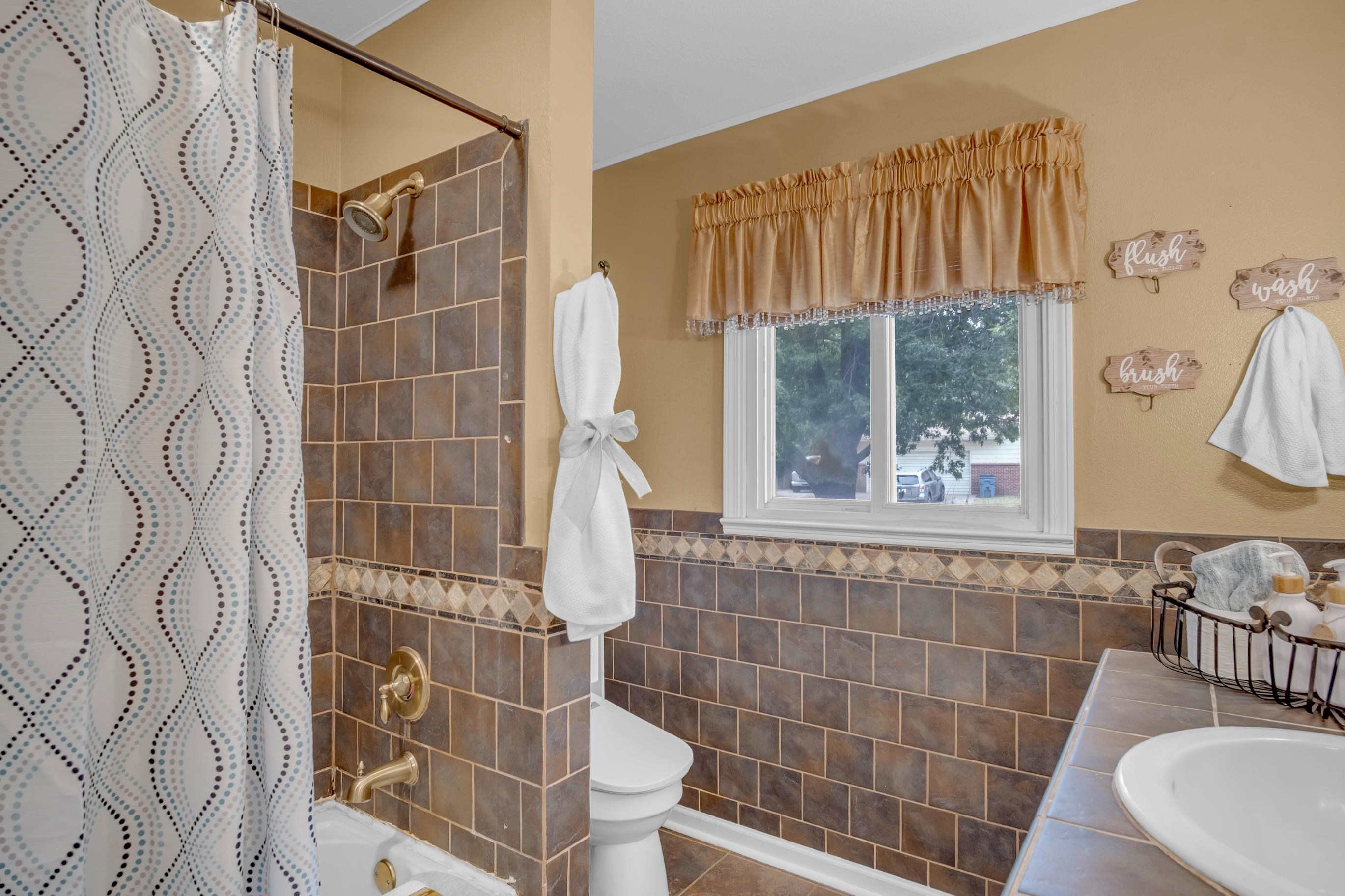 2304 E Glen Oaks Drive Wichita KS 67216