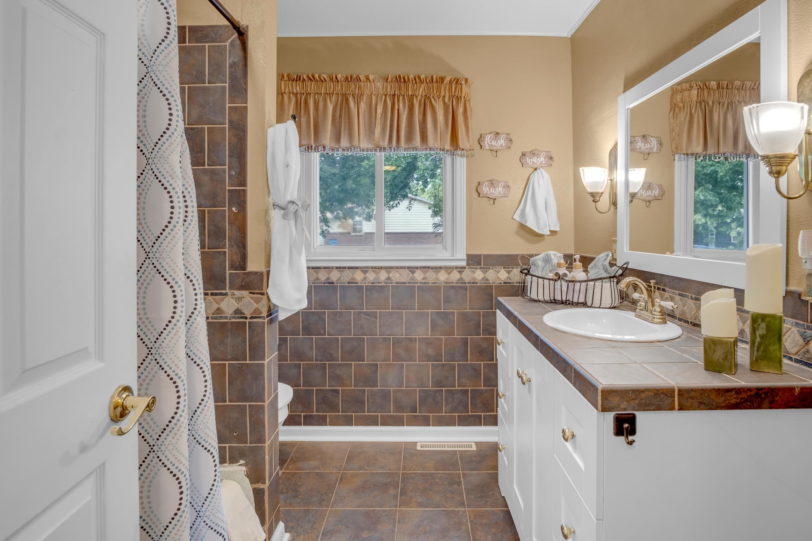 2304 E Glen Oaks Drive Wichita KS 67216