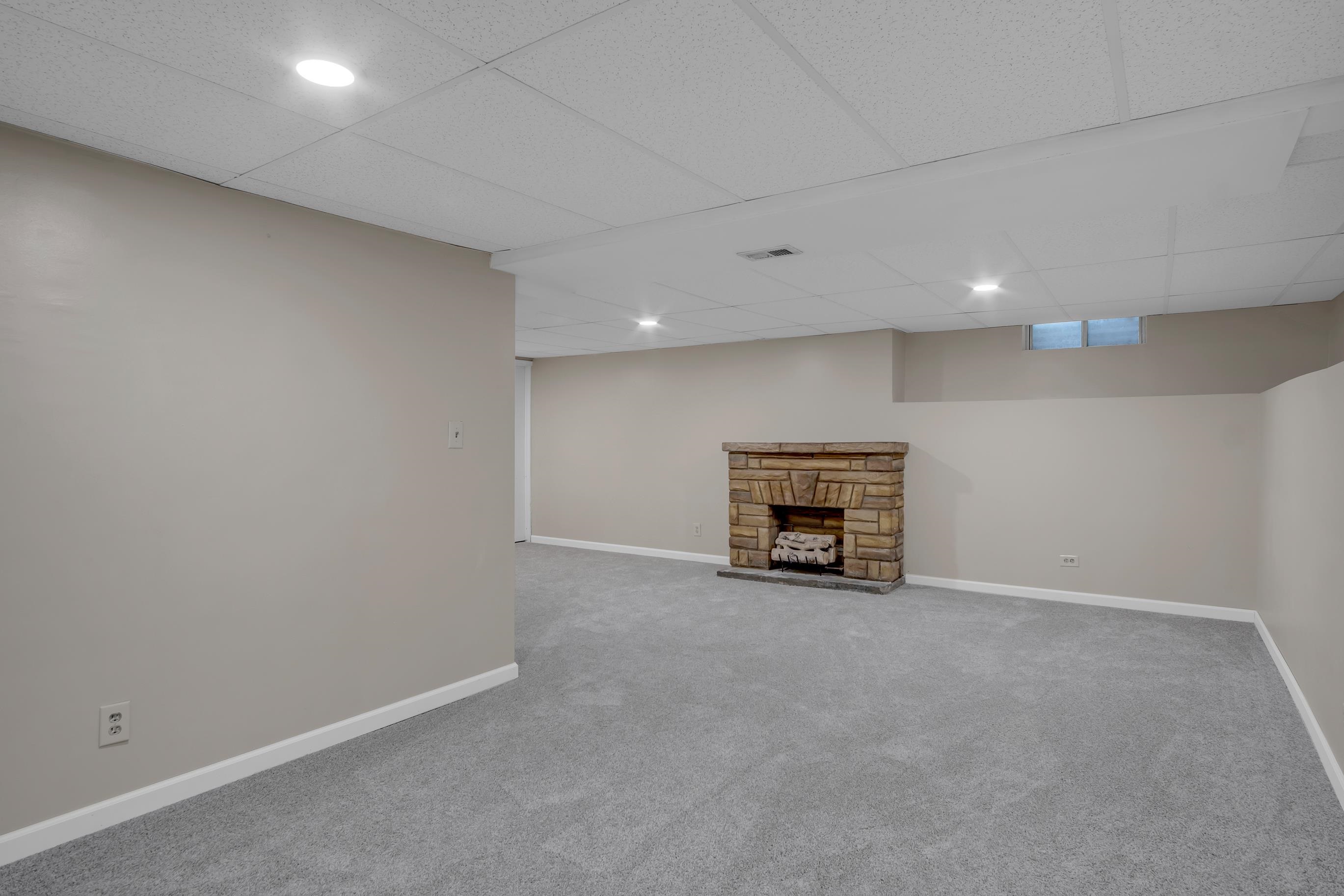 2304 E Glen Oaks Drive Wichita KS 67216