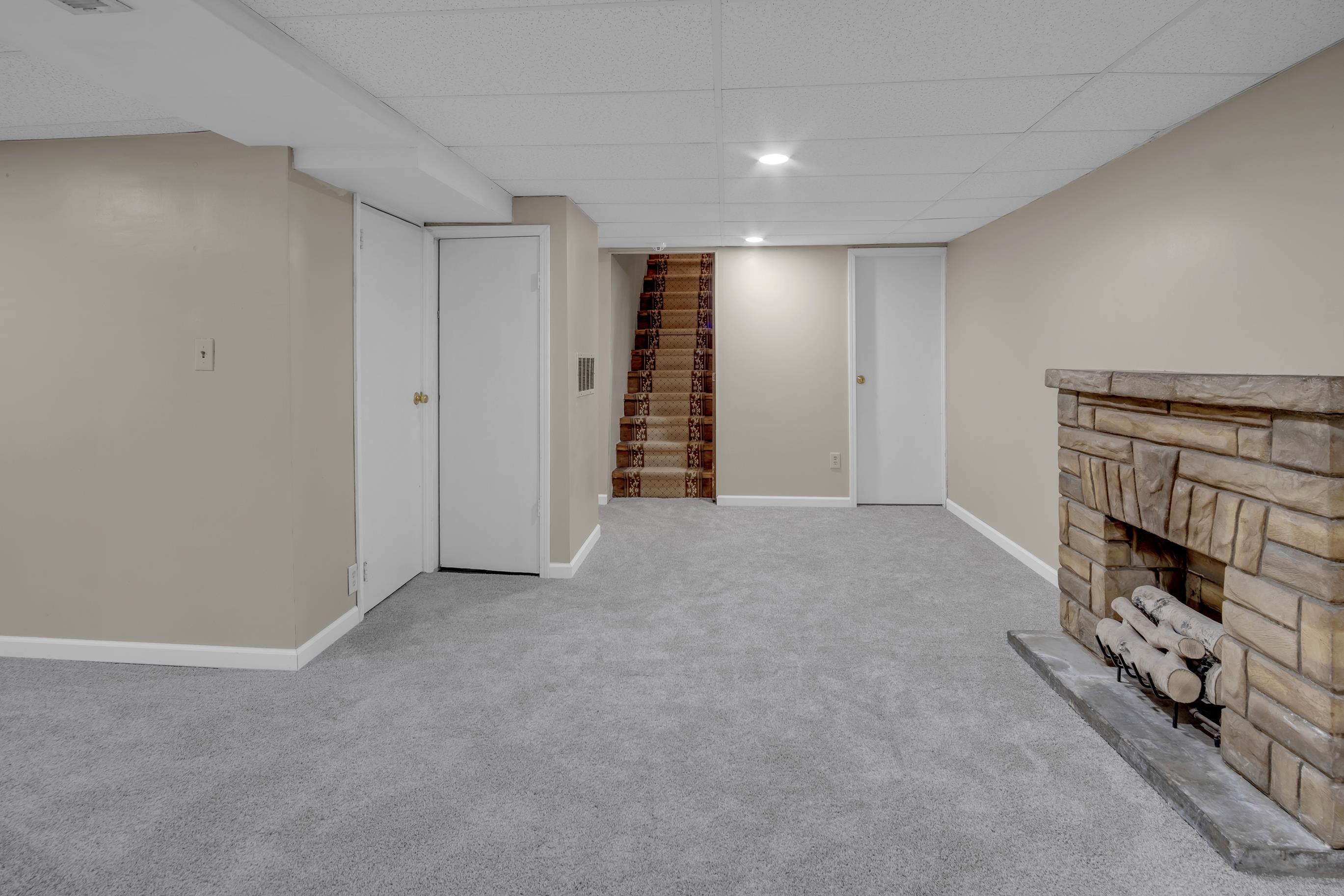 2304 E Glen Oaks Drive Wichita KS 67216