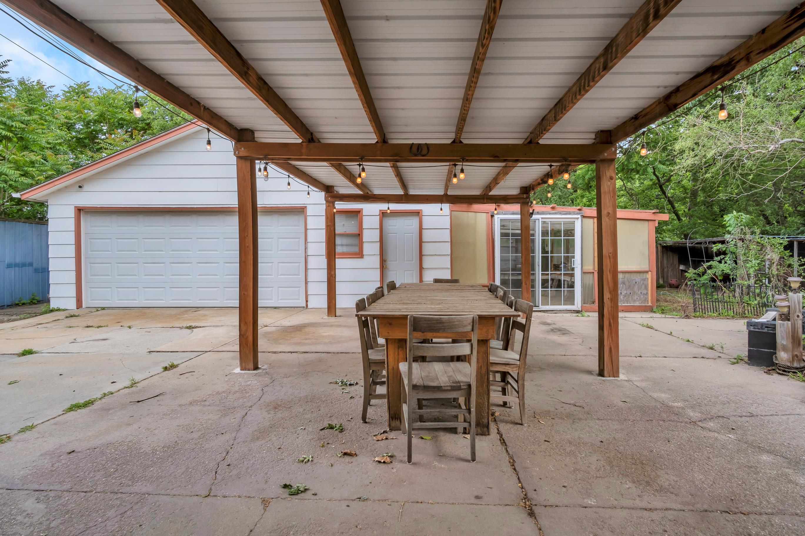2304 E Glen Oaks Drive Wichita KS 67216