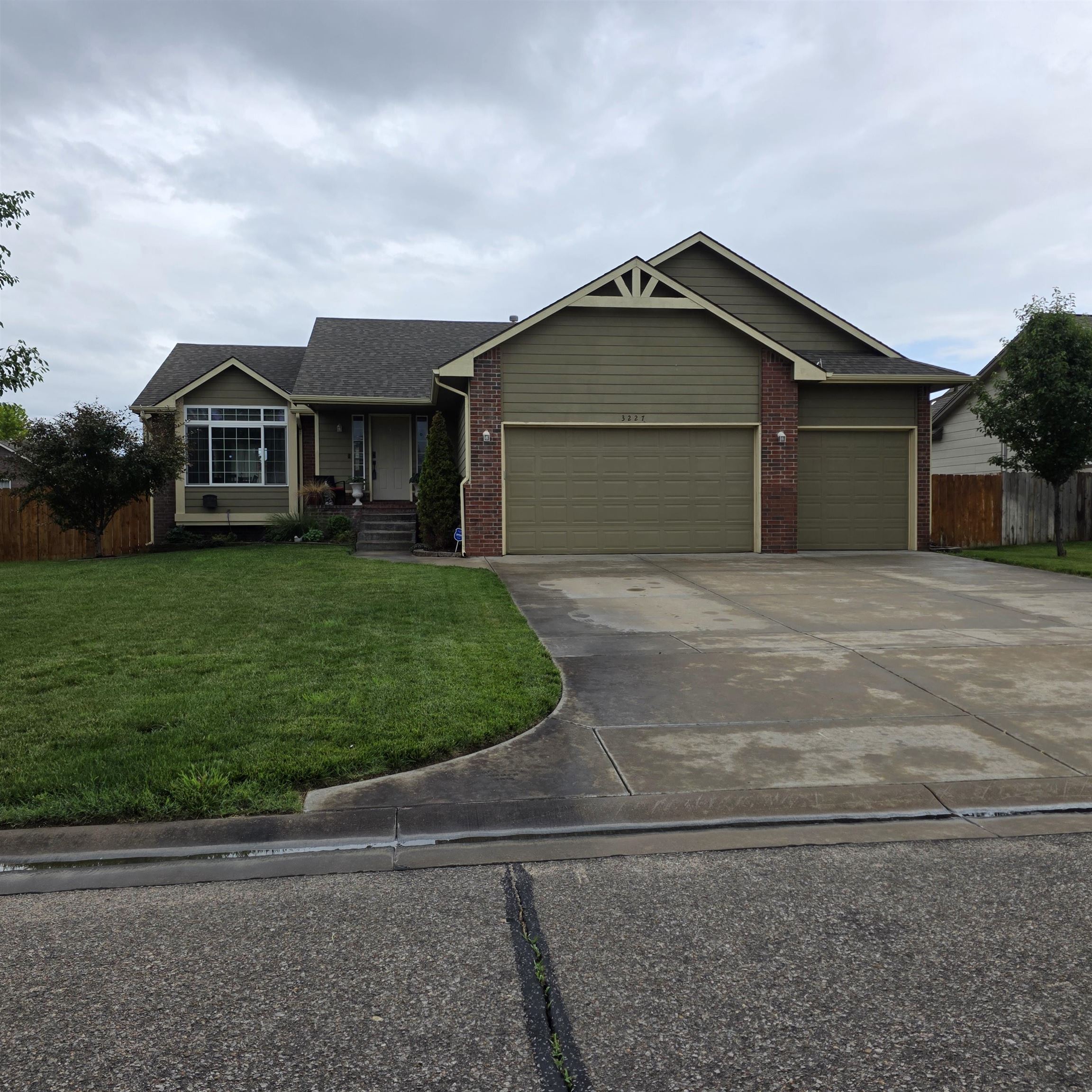 3227 S Blue Lake Court Wichita KS 67215